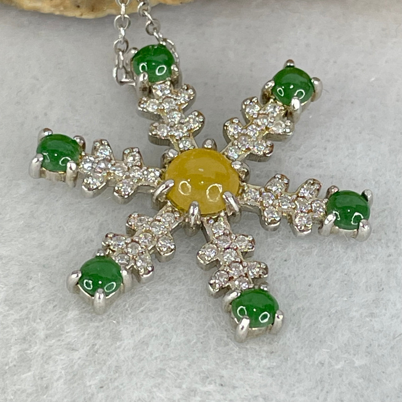 Type A Green and Yellow Jadeite Cabochon Snowflake Pendant in S925 Sliver Necklace 3.42g 2.5 by 1.2mm 6pcs, 4.5 by 2.0mm 1pc