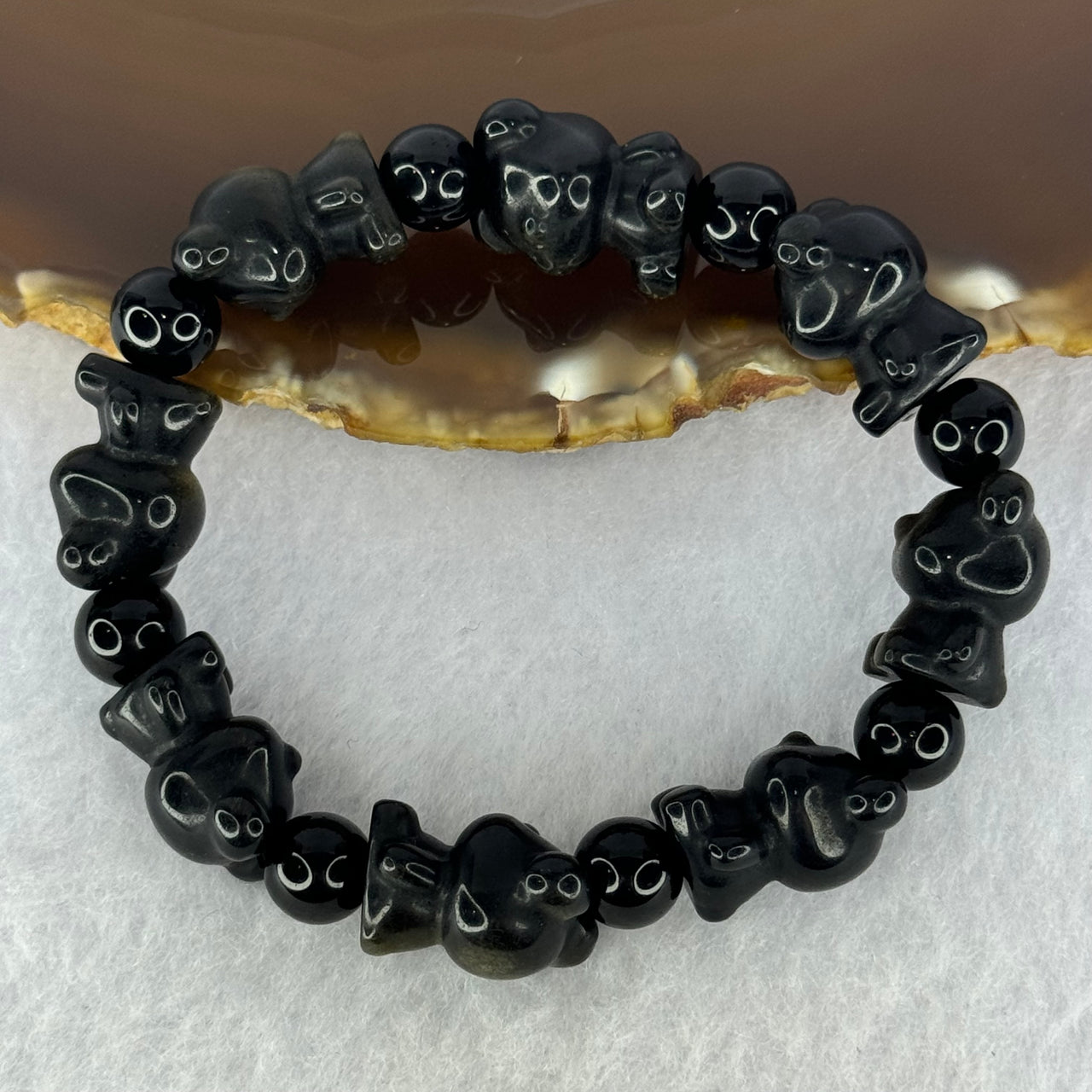 Obsidian Bear 17.5 by 12.8 by 11.7mm 8pcs and Beads 8.3mm 8pcs Charms Bracelet 27.92g 15.5cm