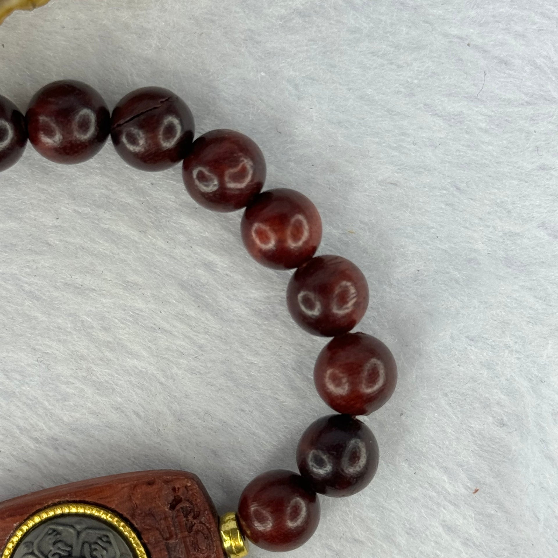 Natural Blood Zitan Beads with Rotating Turquoise Om Mani Padme Hum Powerful Mantra Bracelet 天然血檀木旋转唵嘛呢叭咪吽手链 10.71g 15cm 8.4mm 18 Beads / 30.1 by 17.4 by 6.4mm (Slight Crack) - Huangs Jadeite and Jewelry Pte Ltd