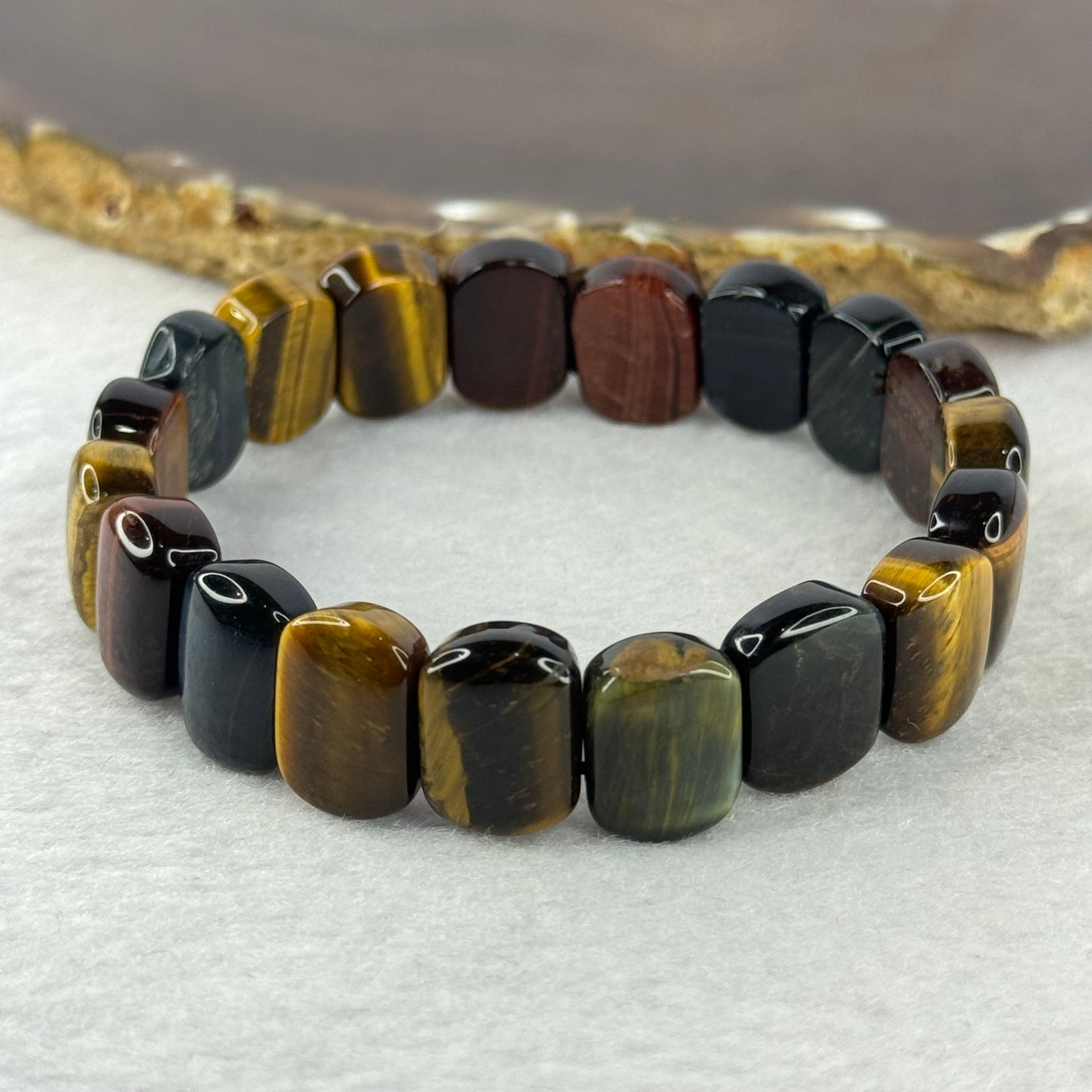 Natural Tiger's Eye Quartz Bracelet 虎眼石手持手链 33.28g 17cm 14.1 by 11.4 by 6.5mm 19 pcs - Huangs Jadeite and Jewelry Pte Ltd