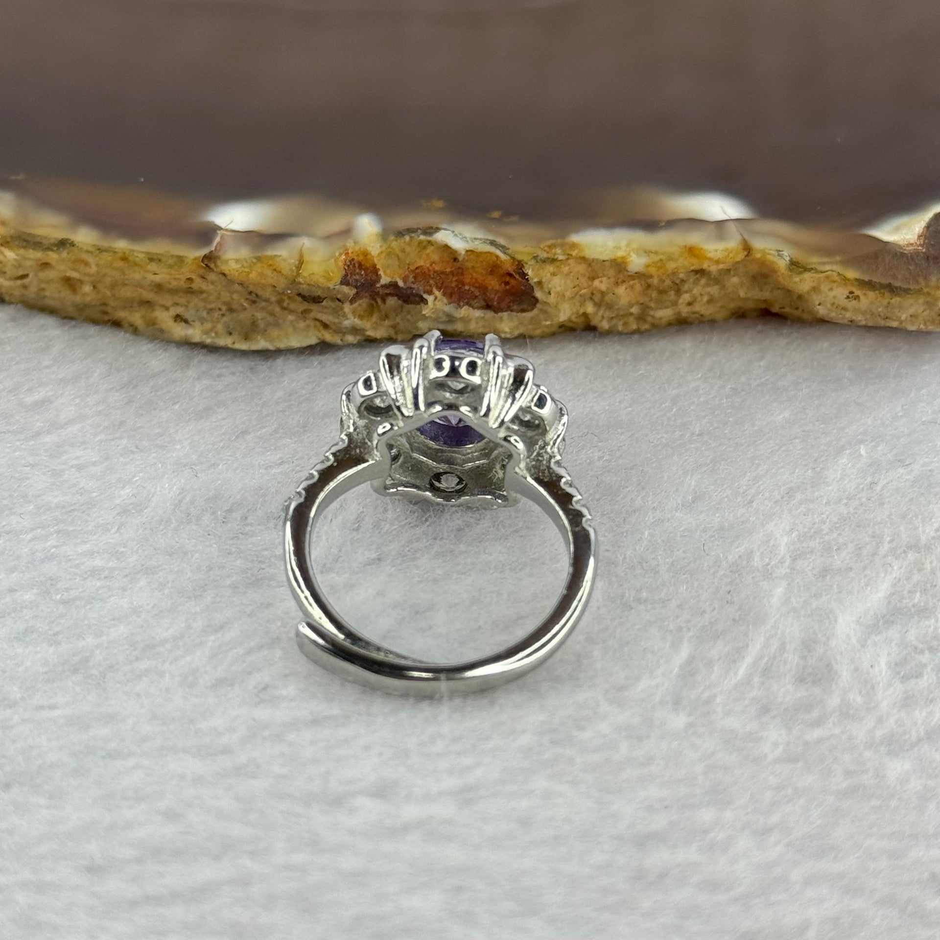 Purple Zircon Simulated Amethyst in 925 Sliver Sliver Ring (Adjustable Size) 冰花爆闪浅紫色锆石仿真紫水晶椭圆形开口戒指 5.06g 7.8 by 3.5mm - Huangs Jadeite and Jewelry Pte Ltd