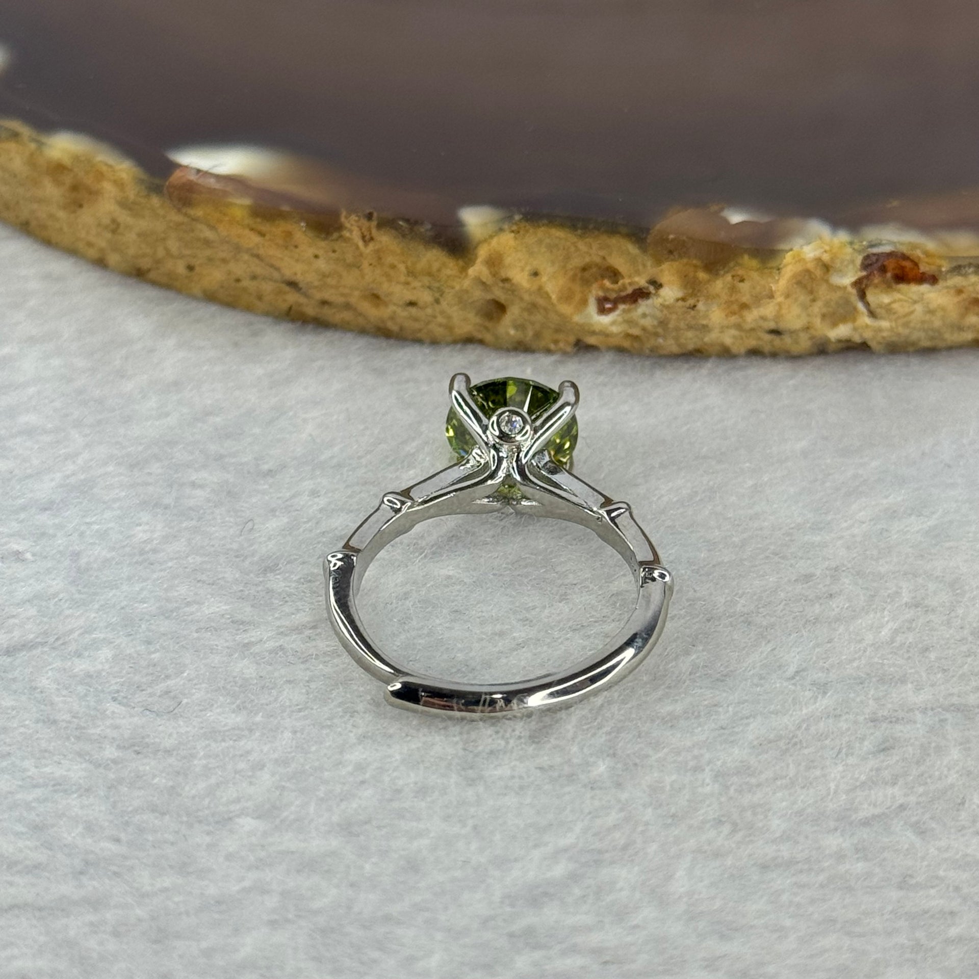 Green Moissanite in 925 Sliver Bamboo Shape Ring (Adjustable Size) S925银绿莫桑石戒指 2.52g 7.9 by 3.5mm - Huangs Jadeite and Jewelry Pte Ltd