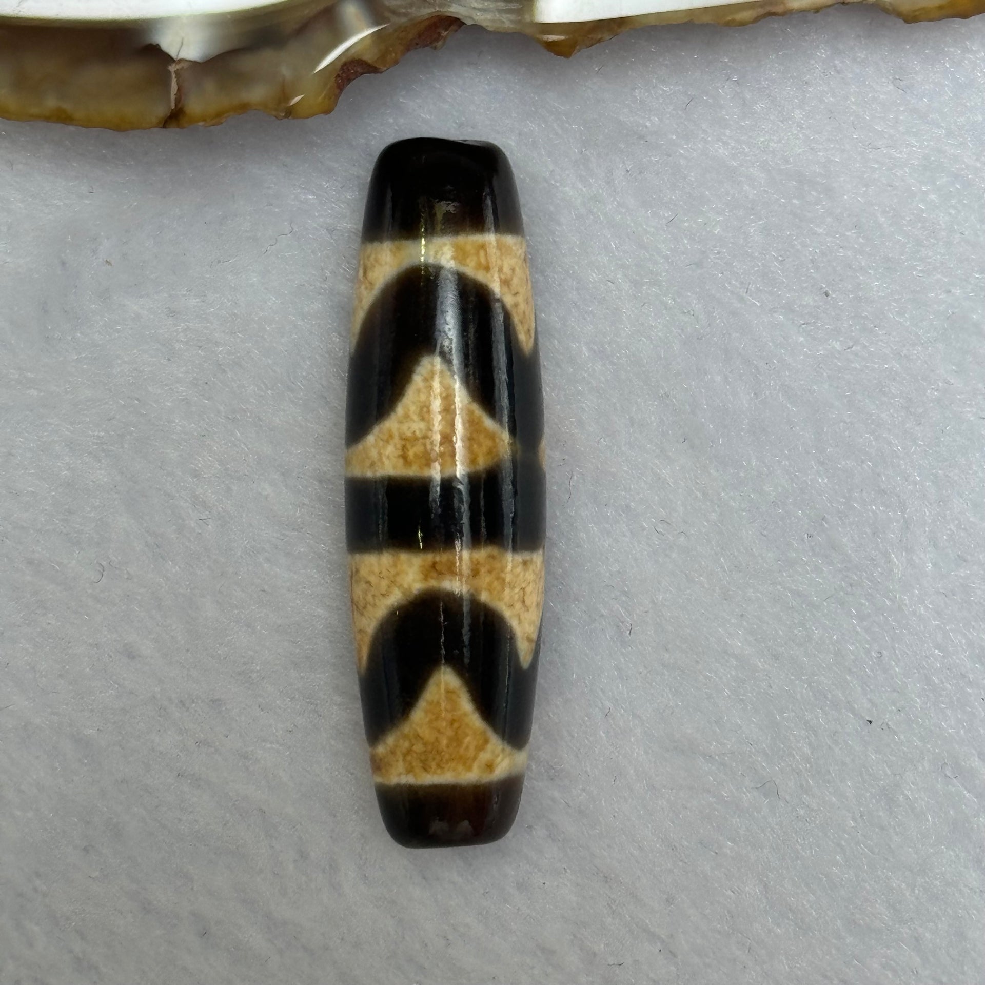 Natural Powerful Tibetan Old Oily Agate Double Tiger Tooth Daluo Dzi Bead Heavenly Master (Tian Zhu) 虎呀天诛 7.06g 39.4 by 11.1mm - Huangs Jadeite and Jewelry Pte Ltd