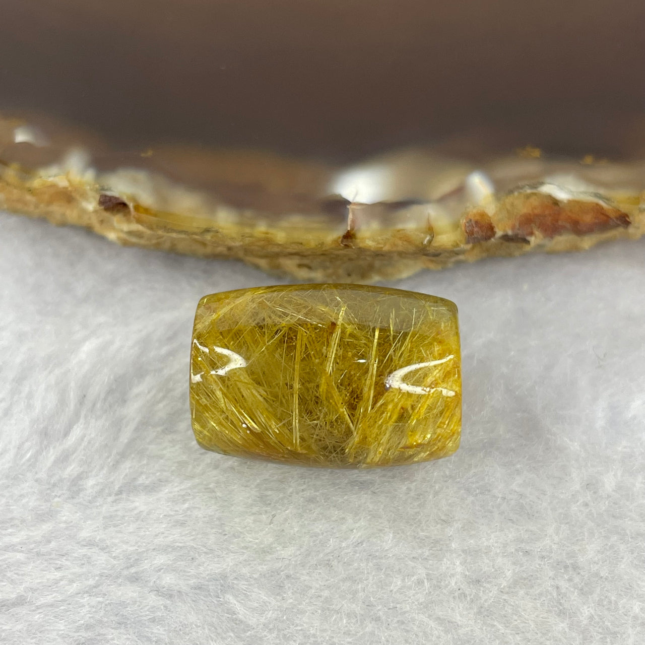 Good Grade Natural Golden Rutilated Quartz Crystal Lulu Tong Barrel 天然金顺发晶水晶露露通桶 
6.10g 18.8 by 13.4mm - Huangs Jadeite and Jewelry Pte Ltd