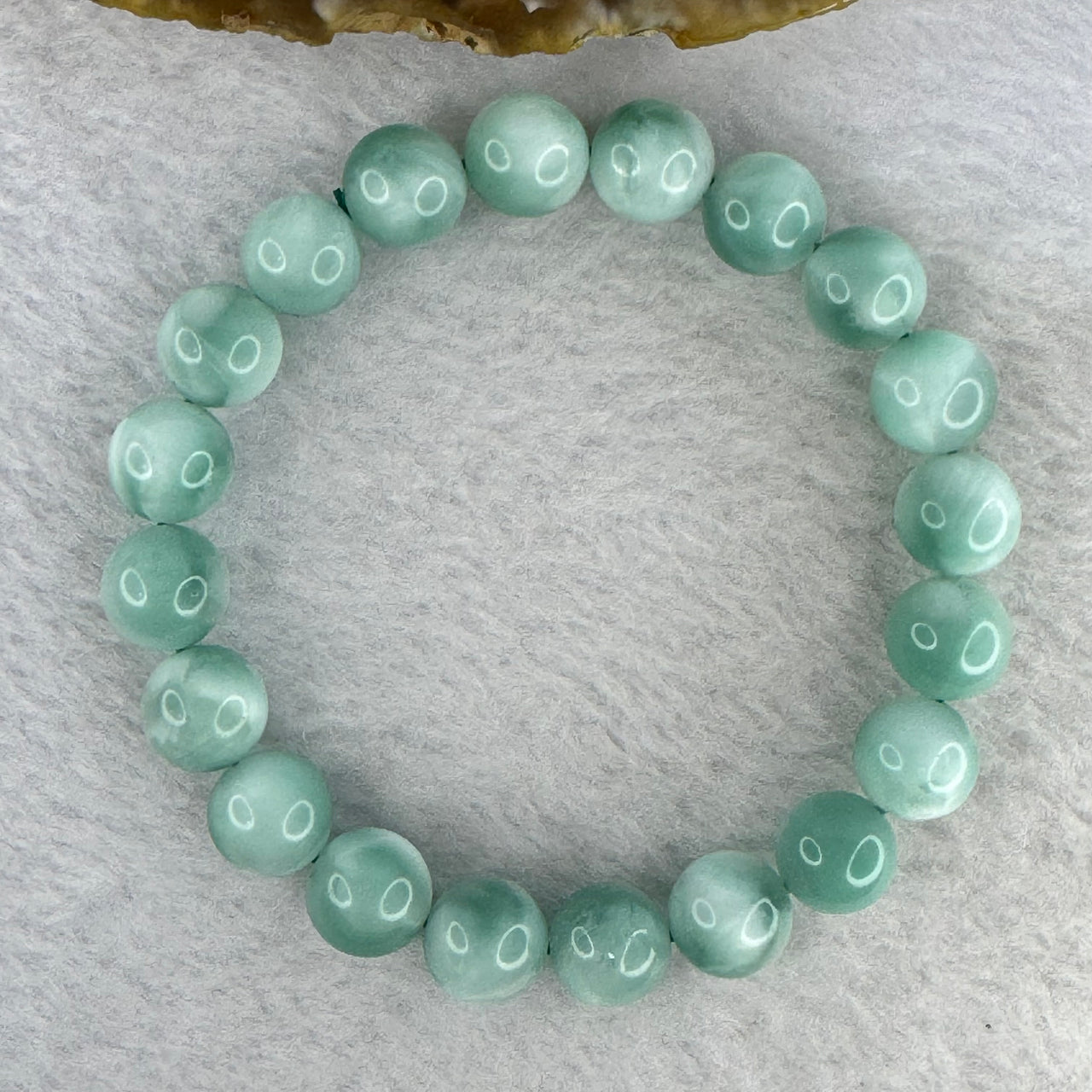 Green crystal green stone bracelet, sea grain stone for Fortune, Job Promotion
 绿色水晶绿纹石手链海纹石绿绒晶串圆珠手串补木招财职务升迁升职 28.32g 10.3 mm 20 Beads - Huangs Jadeite and Jewelry Pte Ltd