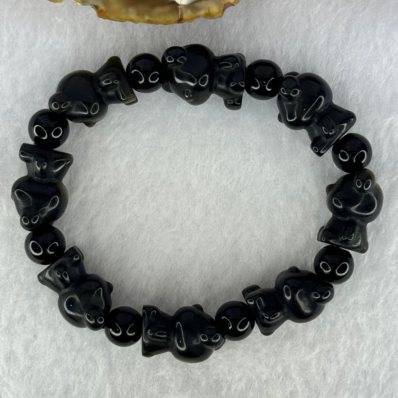 Obsidian Bear 17.5 by 12.8 by 11.7mm 8pcs and Beads 8.3mm 8pcs Charms Bracelet 27.92g 15.5cm