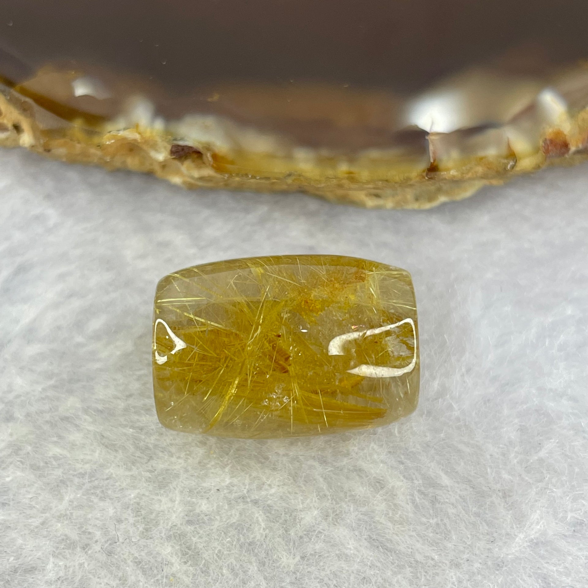 Good Grade Natural Golden Rutilated Quartz Crystal Lulu Tong Barrel 天然金顺发晶水晶露露通桶 
5.63g 12.2 by 13.2mm - Huangs Jadeite and Jewelry Pte Ltd