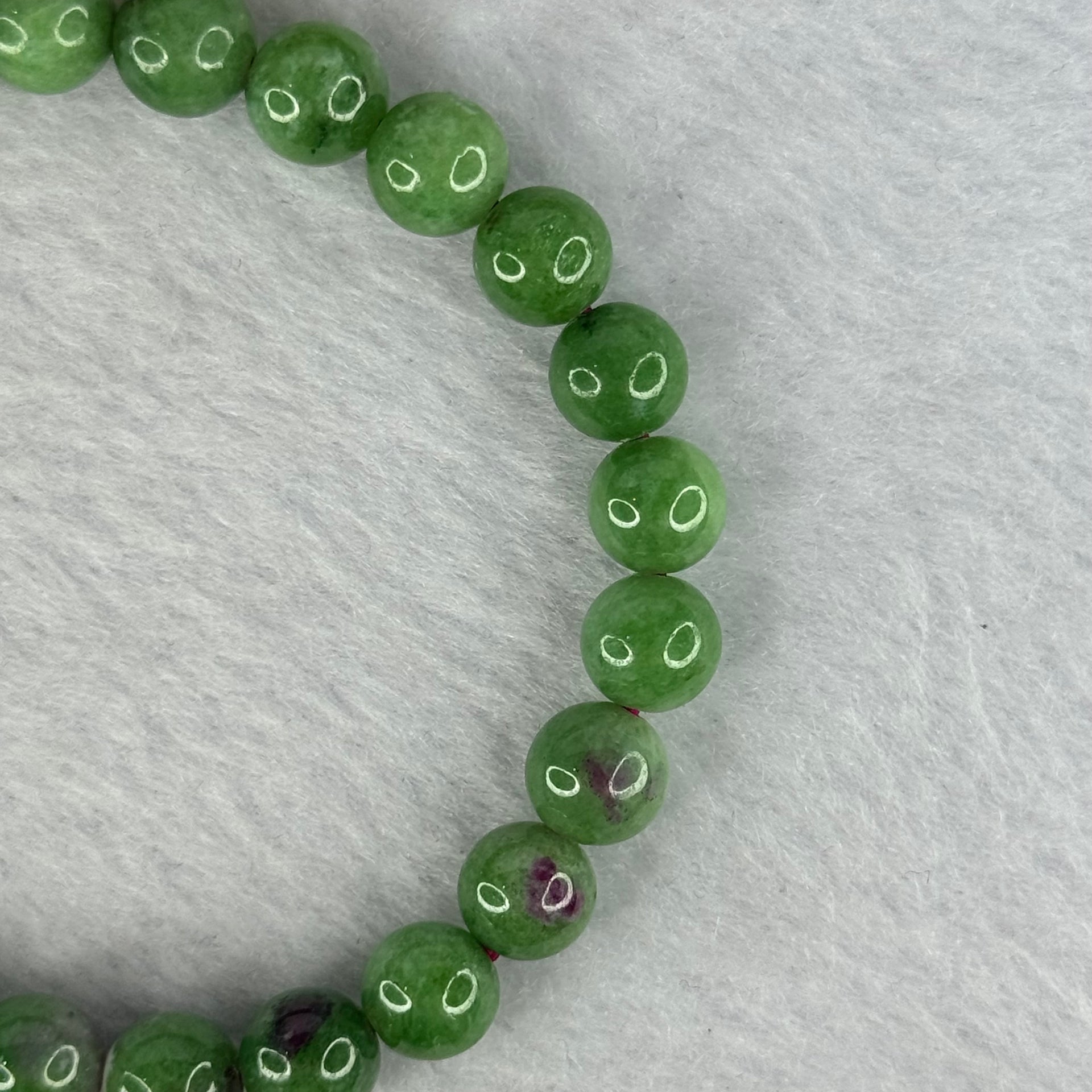 Natural Emerald And Ruby Zoisite Beads Bracelet 18.20g 15.5cm 7.7mm 25 Beads - Huangs Jadeite and Jewelry Pte Ltd