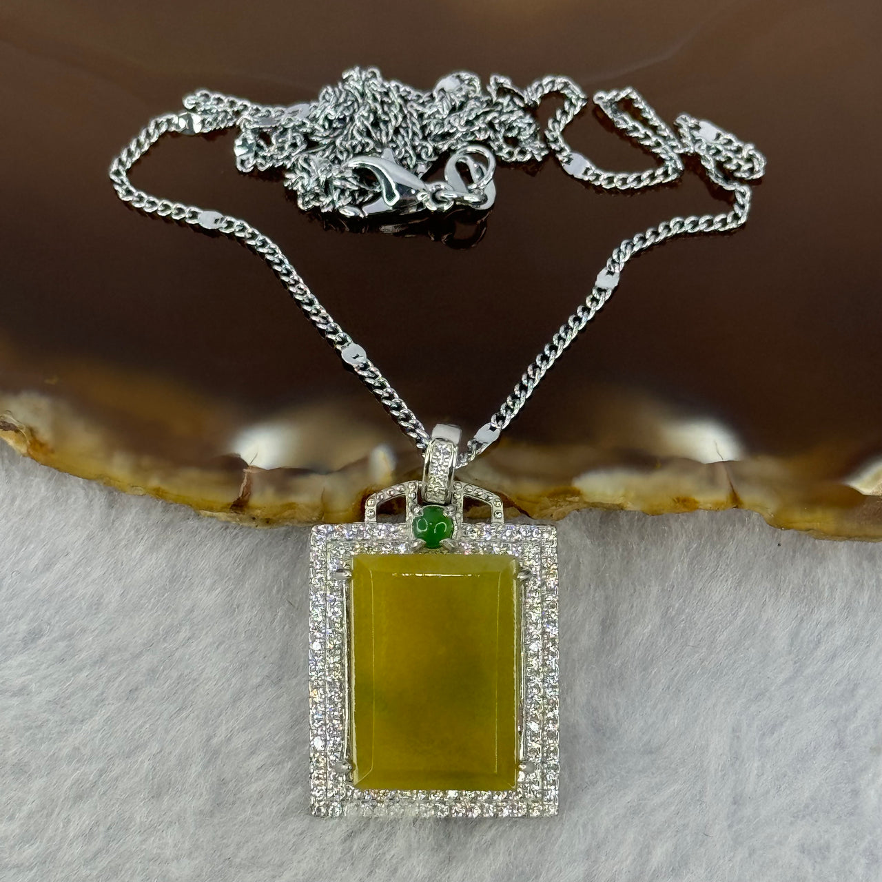 Type A Yellow Jadeite Wu Shi Pai 16.5 by 12.9 by 3.5mm in S925 Sliver Necklace 5.31g