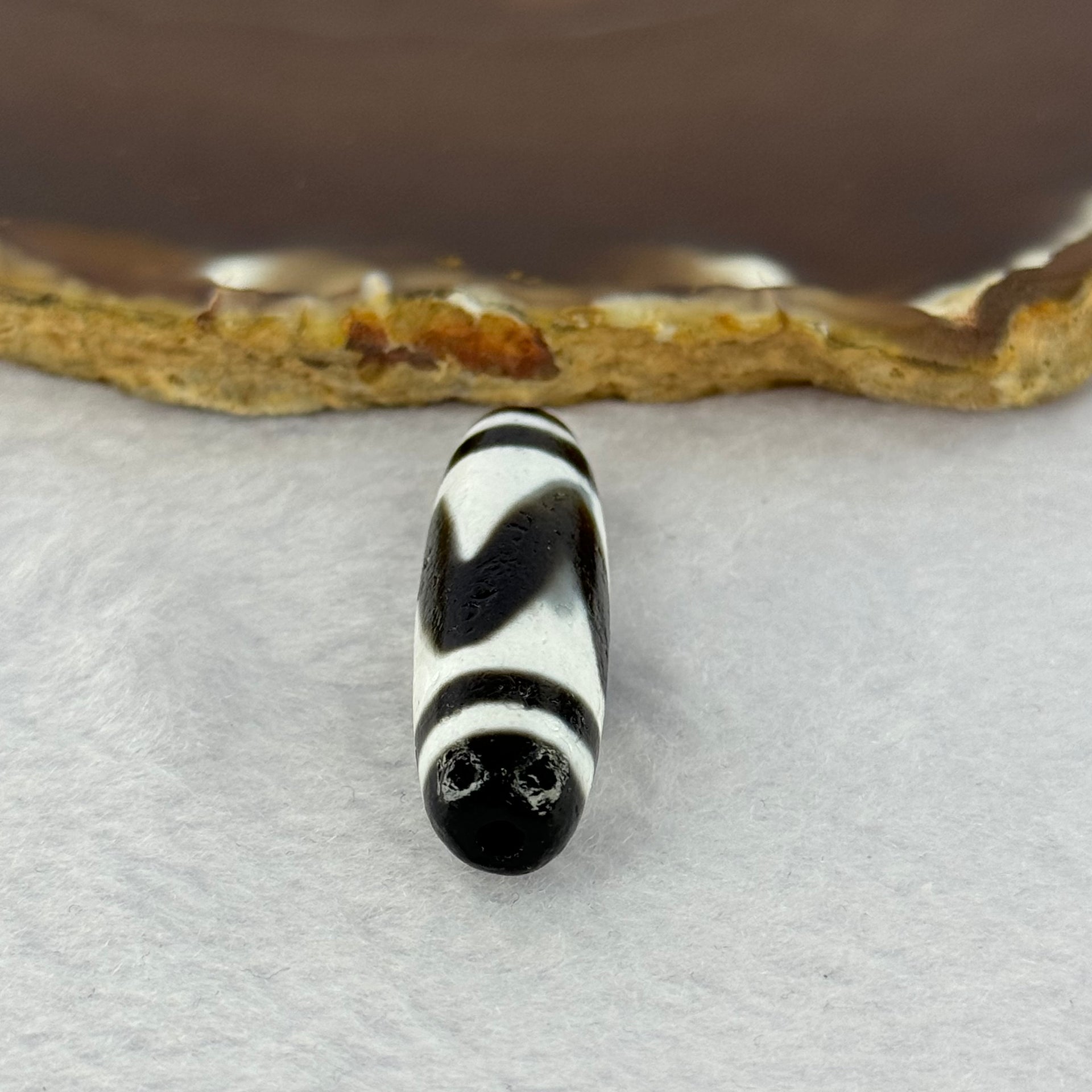 Natural Powerful Tibetan Old Oily Agate Tiger Tooth Daluo Dzi Bead Heavenly Master (Tian Zhu) 虎呀天诛 7.22g 37.7 by 11.6mm - Huangs Jadeite and Jewelry Pte Ltd