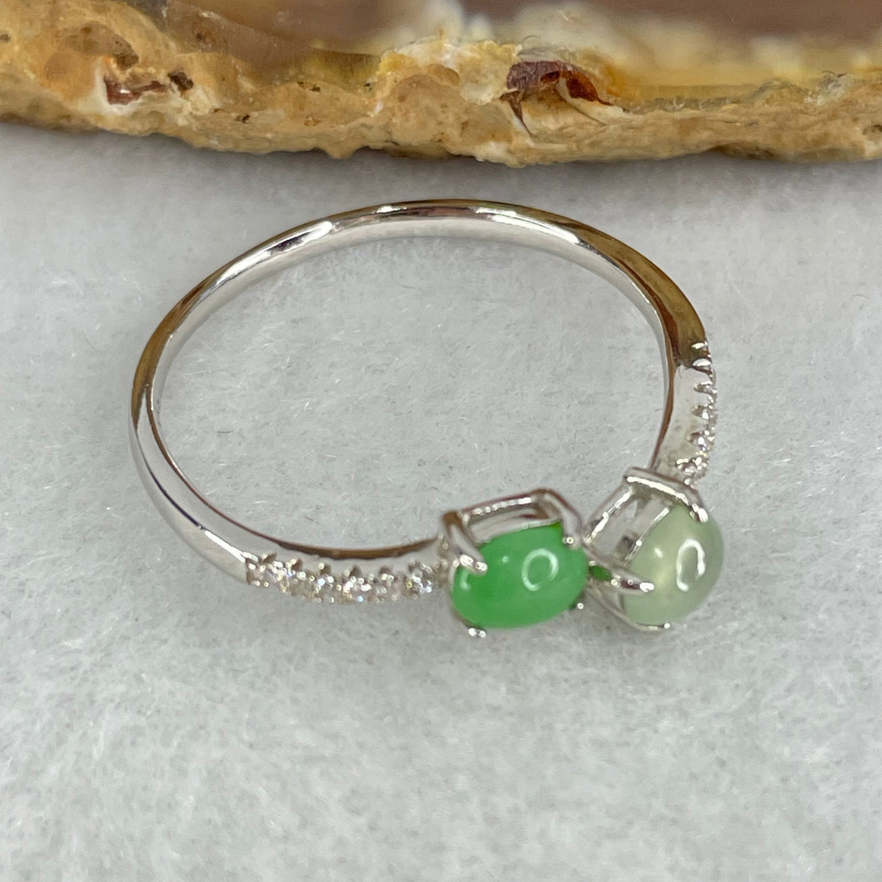 Type A Green and Icy Colourless Jadeite Cabochon in S925 Sliver Ring (Adjustable Size) 1.44g 4.8 by 3.6 by 2.0mm