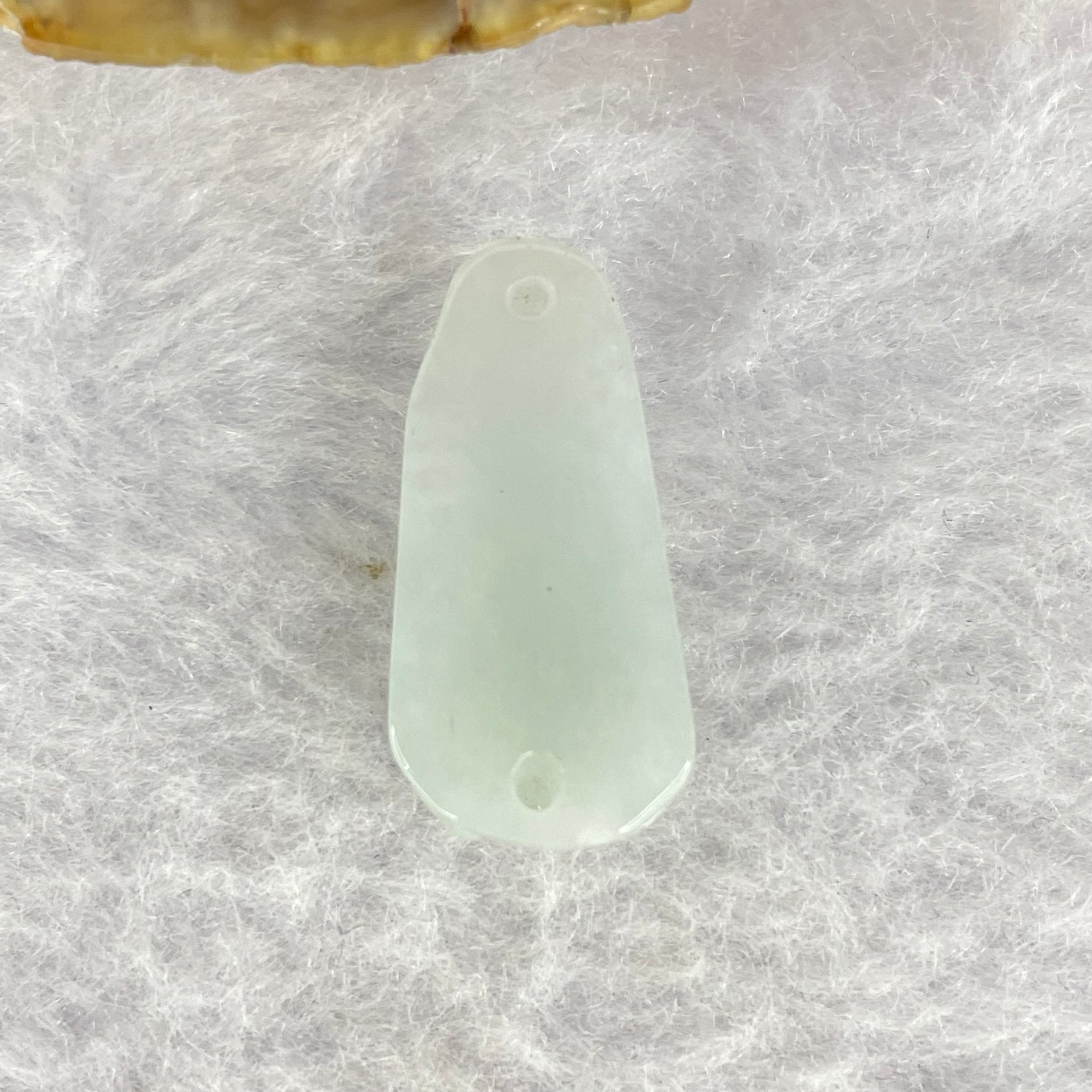 Type A Green Pea Pod Jadeite 2.85g 11.5 by 23.7 by 5.7mm - Huangs Jadeite and Jewelry Pte Ltd