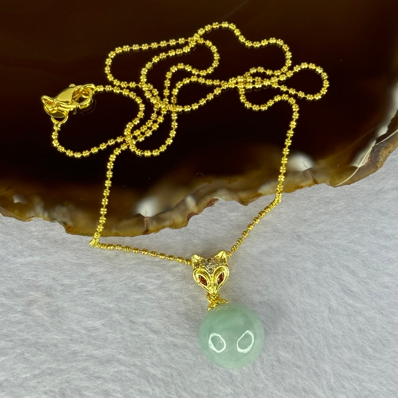 Type A Green Jadeite Bead Fox Gold Color Necklace 8.00g 13.6mm