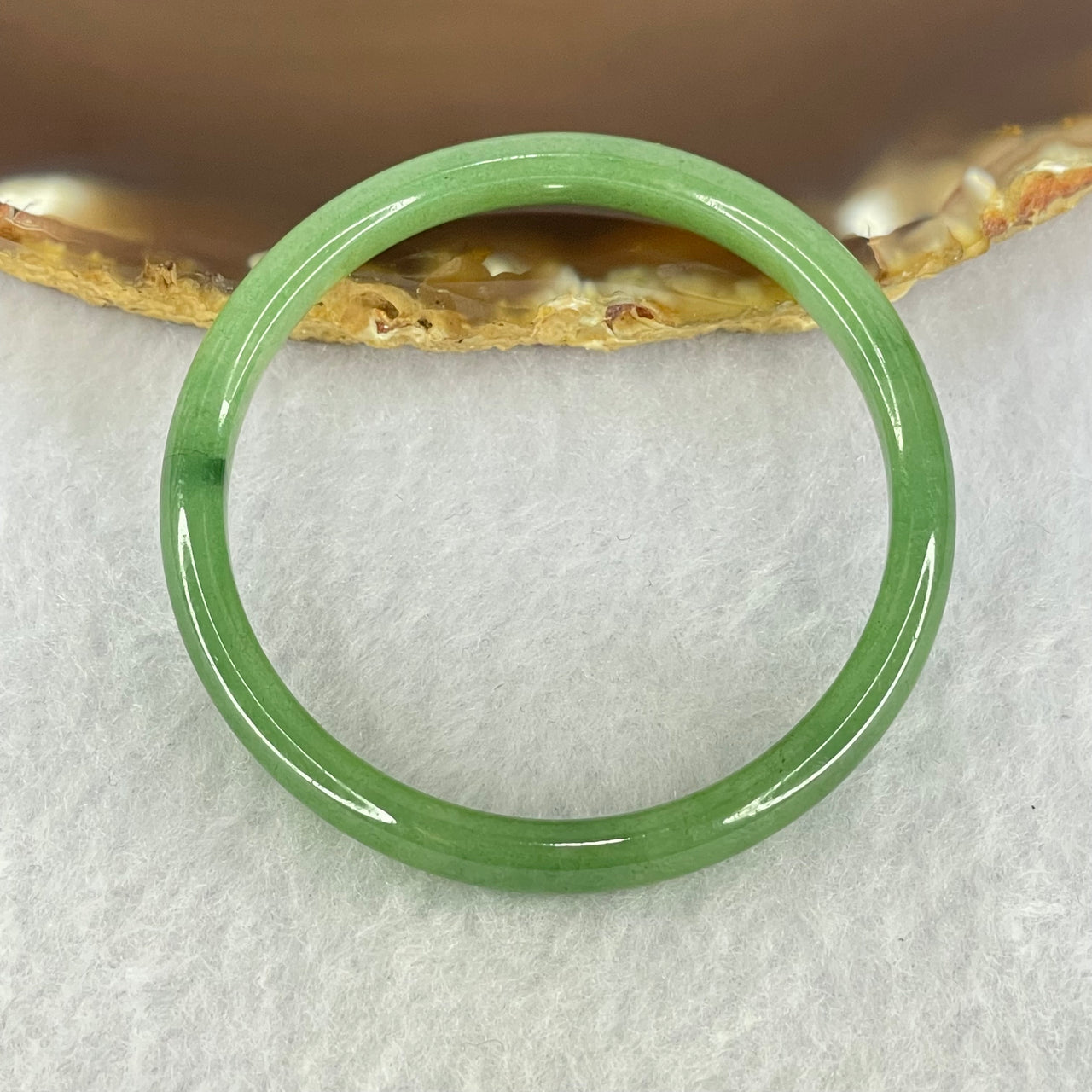 Type A Green Jadeite Bangle Internal Diameter 44.5mm 11.52g 6.3 by 4.7mm (Internal Line)