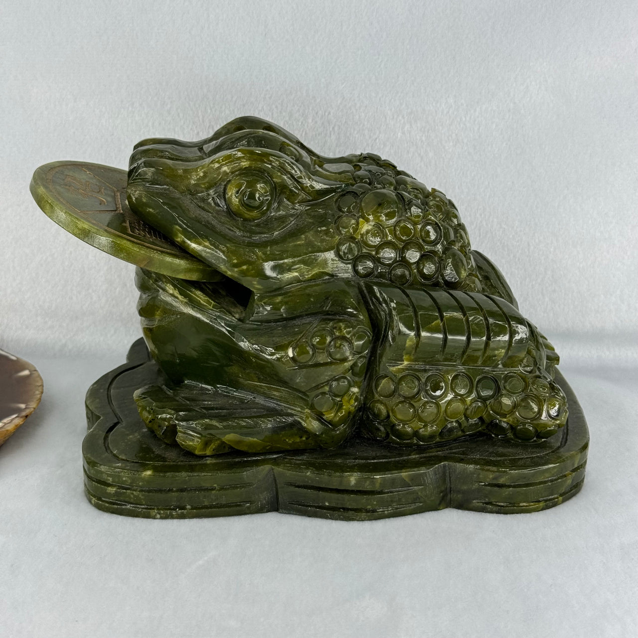 Natural Green Serpentine 3 Legged Toad with Ancient Coin Display 3,126.9g 200.0 by 140.0 by 120.0mm