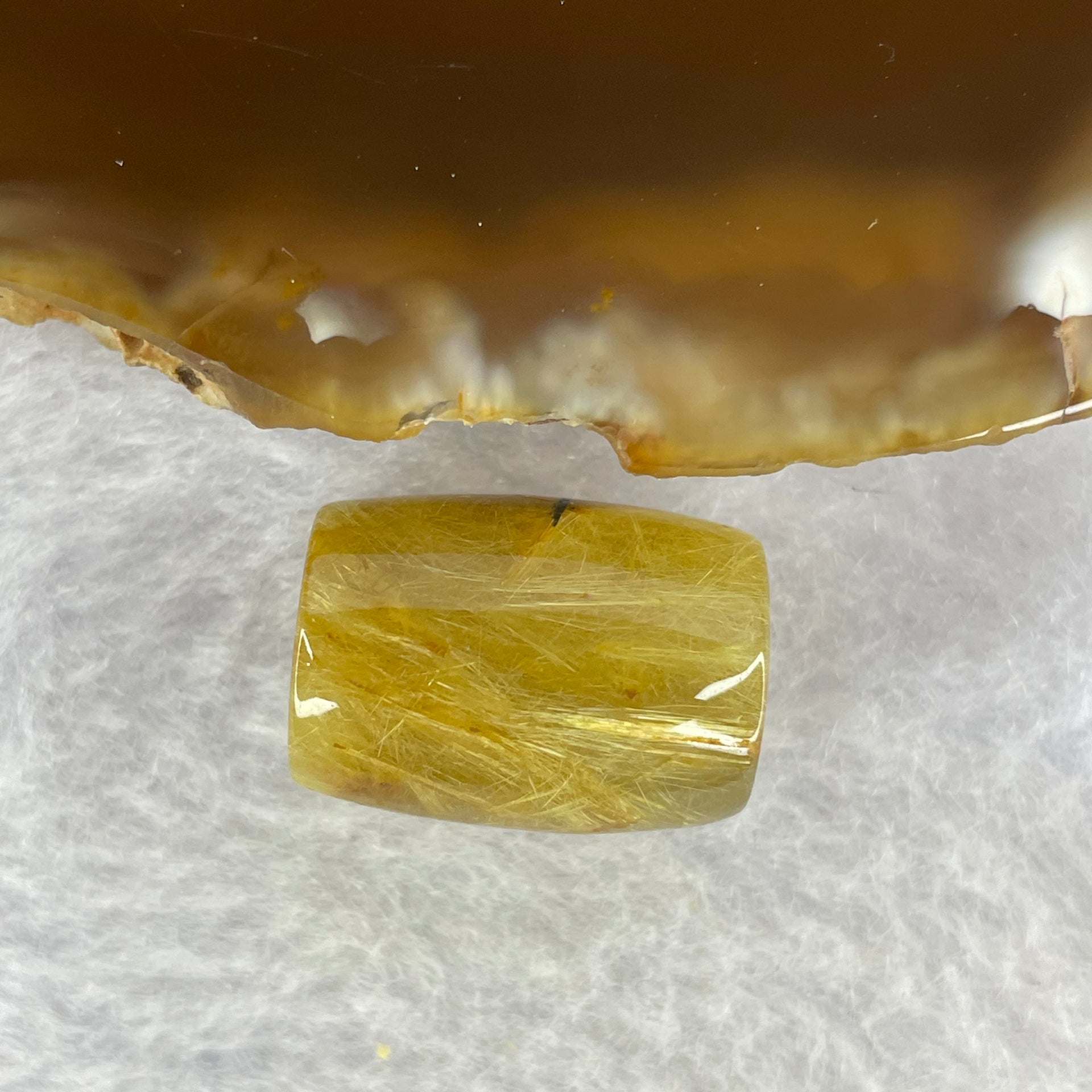 Good Grade Natural Golden Rutilated Quartz Crystal Lulu Tong Barrel 天然金顺发晶水晶露露通桶 
5.02g 17.3 by 12.8mm - Huangs Jadeite and Jewelry Pte Ltd