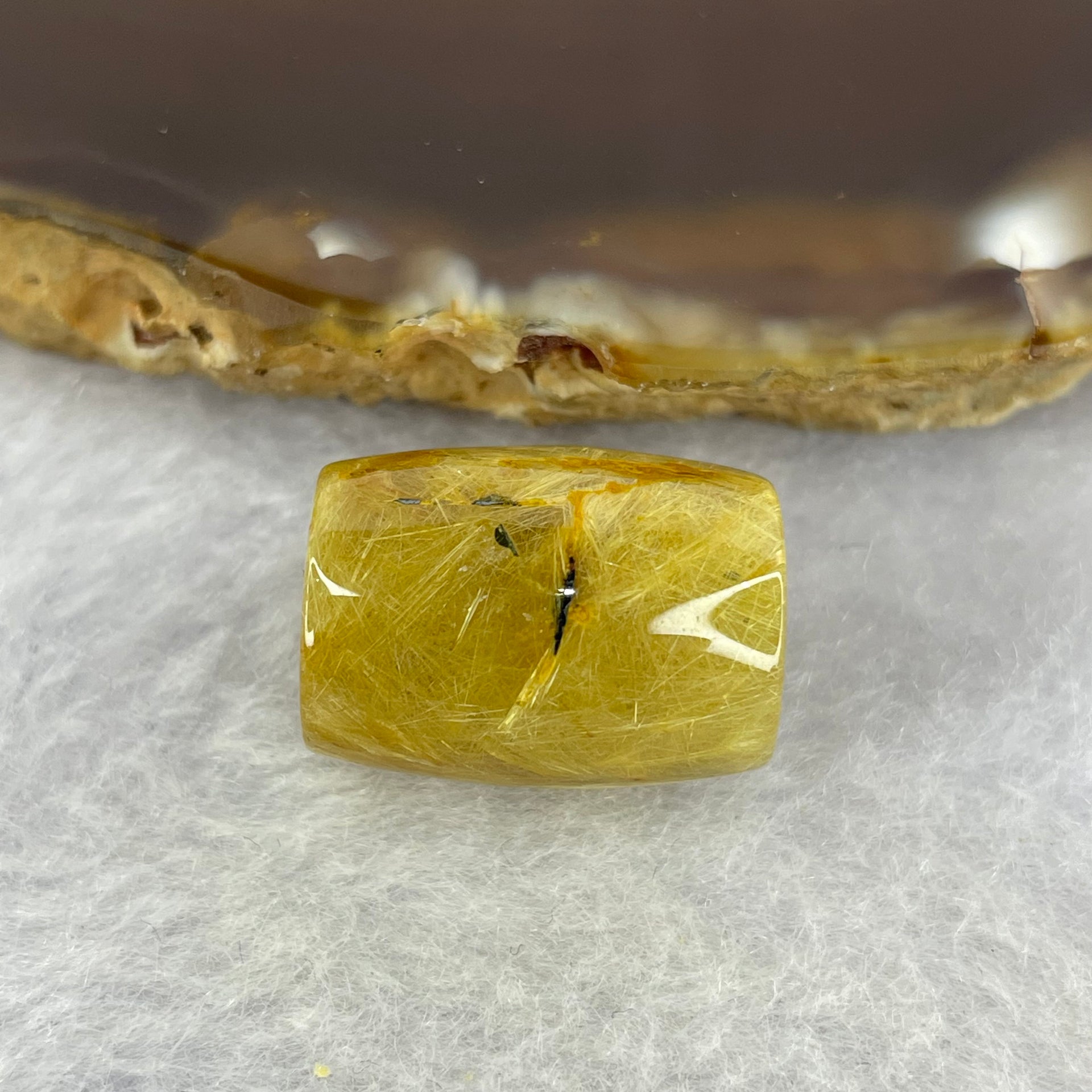 Good Grade Natural Golden Rutilated Quartz Crystal Lulu Tong Barrel 天然金顺发晶水晶露露通桶 
5.02g 17.3 by 12.8mm - Huangs Jadeite and Jewelry Pte Ltd