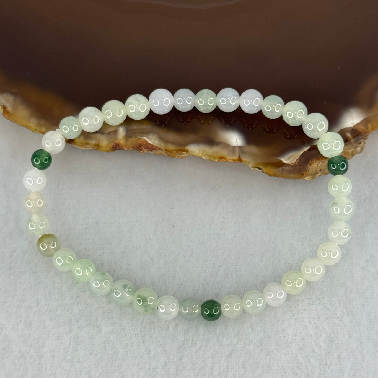 Type A Faint Lavender Green and Blueish Green Jadeite Beads Bracelet 7.75g 15.5cm 5.2mm 37 Beads