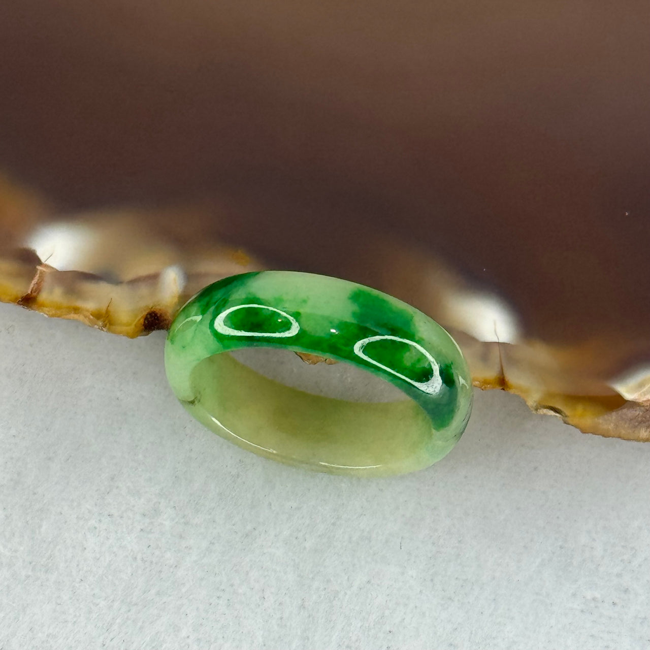 Type A Spicy Green Piao Hua on Light Green Jadeite Ring 2.51g 6.2 by 2.7mm US8.2 HK18 (Close to Perfect)