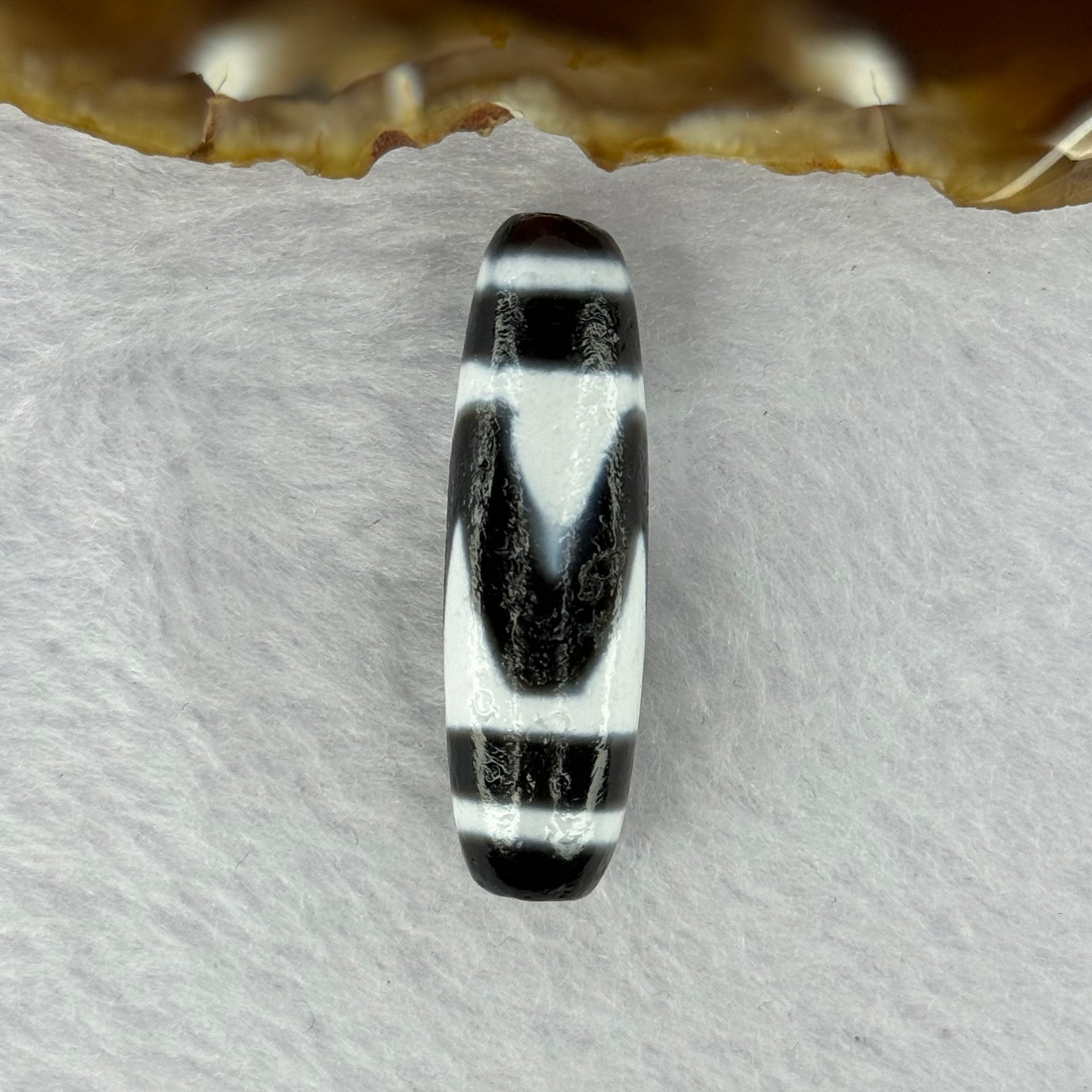 Natural Powerful Tibetan Old Oily Agate Tiger Tooth Daluo Dzi Bead Heavenly Master (Tian Zhu) 虎呀天诛 6.97g 37.4 by 11.2mm - Huangs Jadeite and Jewelry Pte Ltd