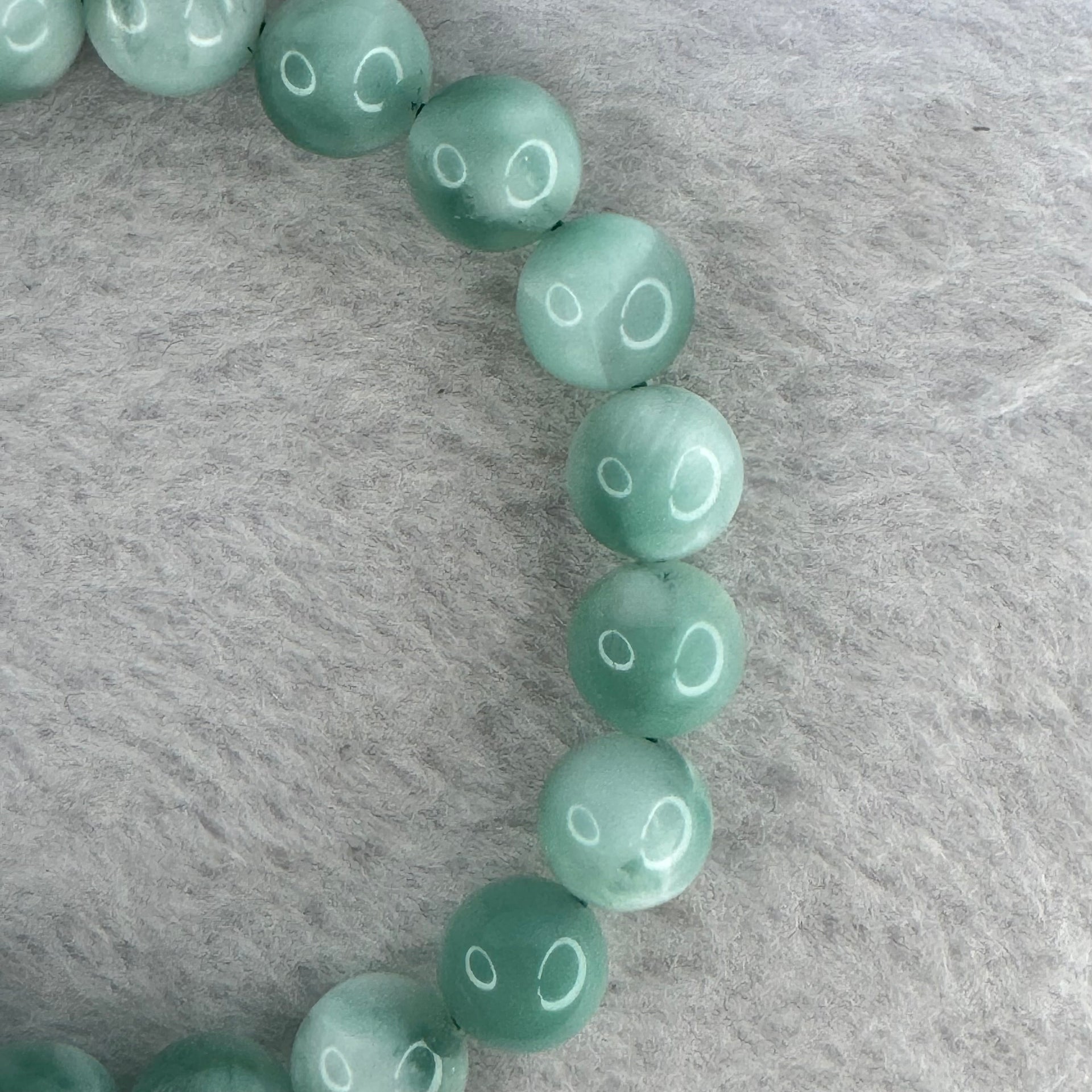 Green crystal green stone bracelet, sea grain stone for Fortune, Job Promotion
 绿色水晶绿纹石手链海纹石绿绒晶串圆珠手串补木招财职务升迁升职 28.32g 10.3 mm 20 Beads - Huangs Jadeite and Jewelry Pte Ltd