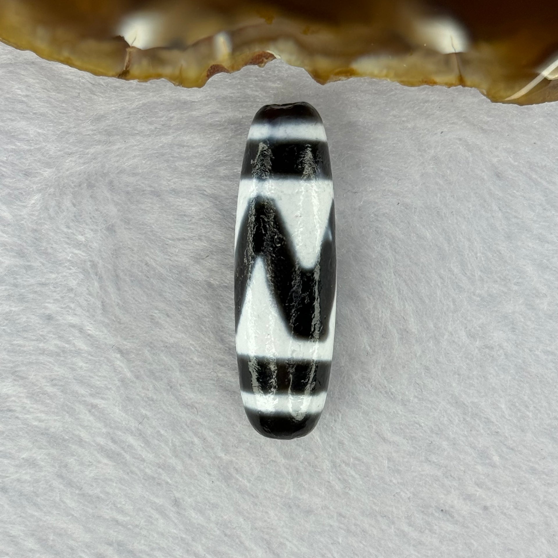 Natural Powerful Tibetan Old Oily Agate Tiger Tooth Daluo Dzi Bead Heavenly Master (Tian Zhu) 虎呀天诛 6.97g 37.4 by 11.2mm - Huangs Jadeite and Jewelry Pte Ltd