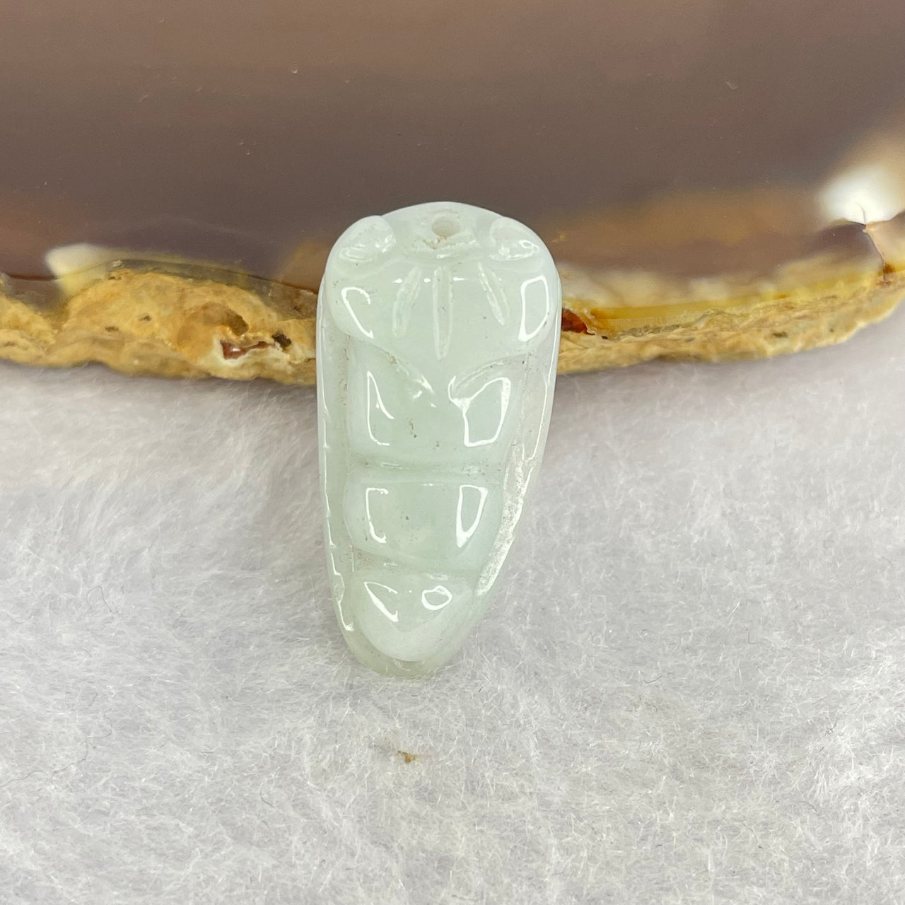 Type A Green Pea Pod Jadeite 3.27g 12.4 by 24.6 by 5.9mm - Huangs Jadeite and Jewelry Pte Ltd