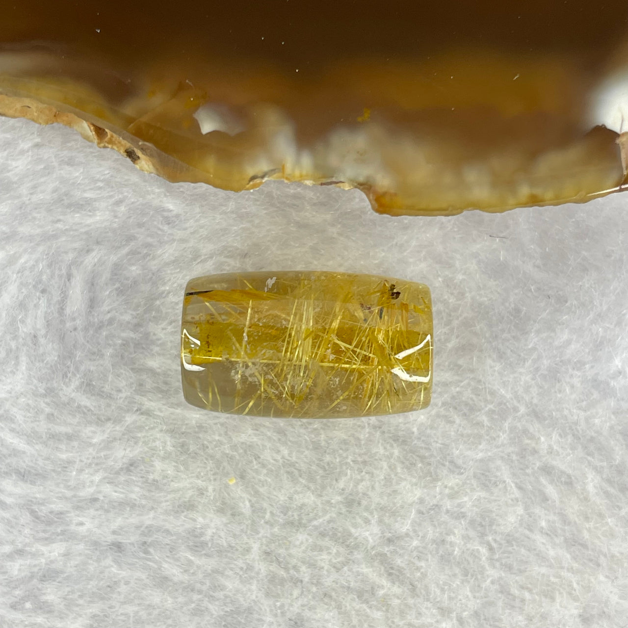 Good Grade Natural Golden Rutilated Quartz Crystal Lulu Tong Barrel 天然金顺发晶水晶露露通桶 
3.19g 17.0 by 10.2mm - Huangs Jadeite and Jewelry Pte Ltd