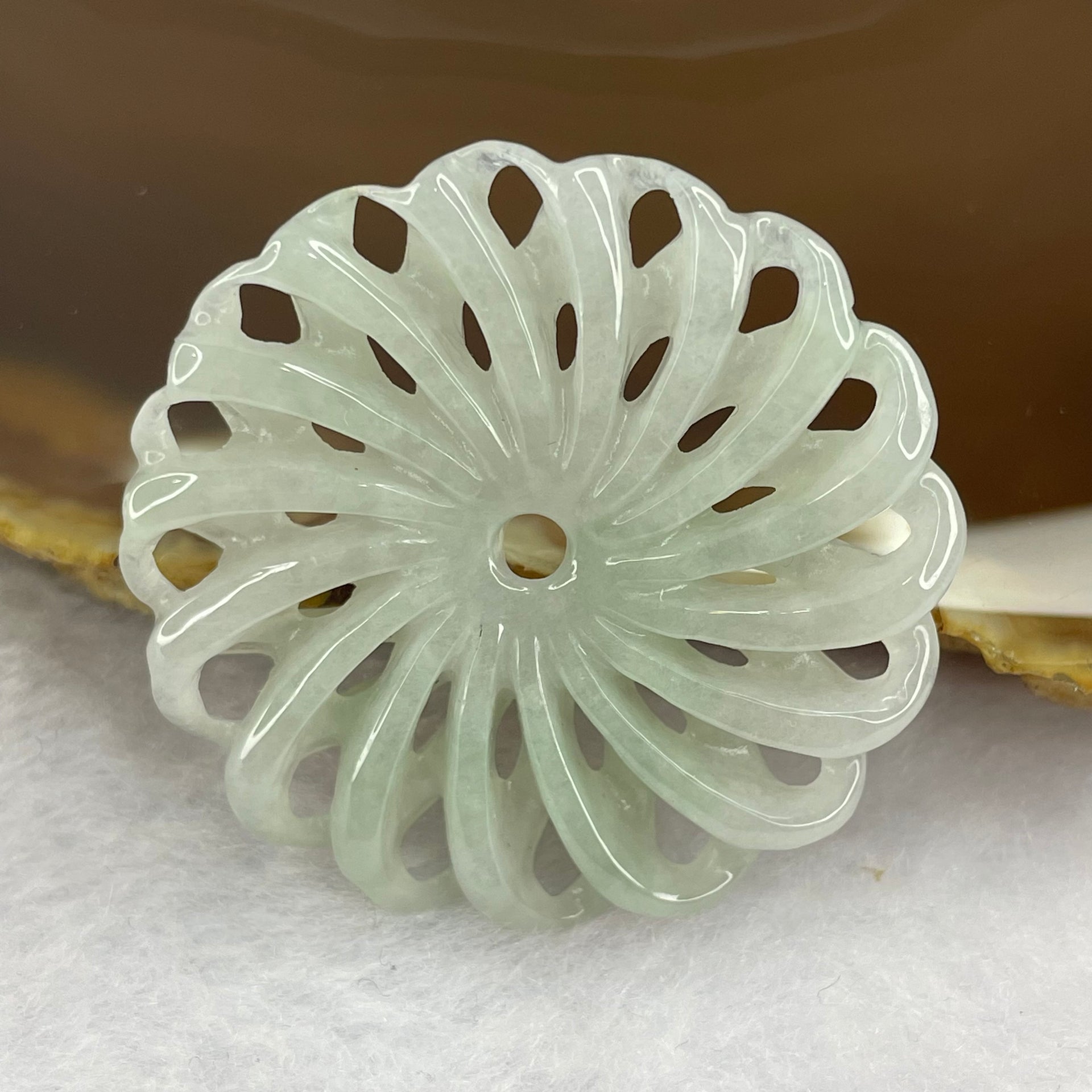 Type A Green Lavender Jadeite Windmill 36.4 by 36.4 by 5.4mm 8.93g - Huangs Jadeite and Jewelry Pte Ltd