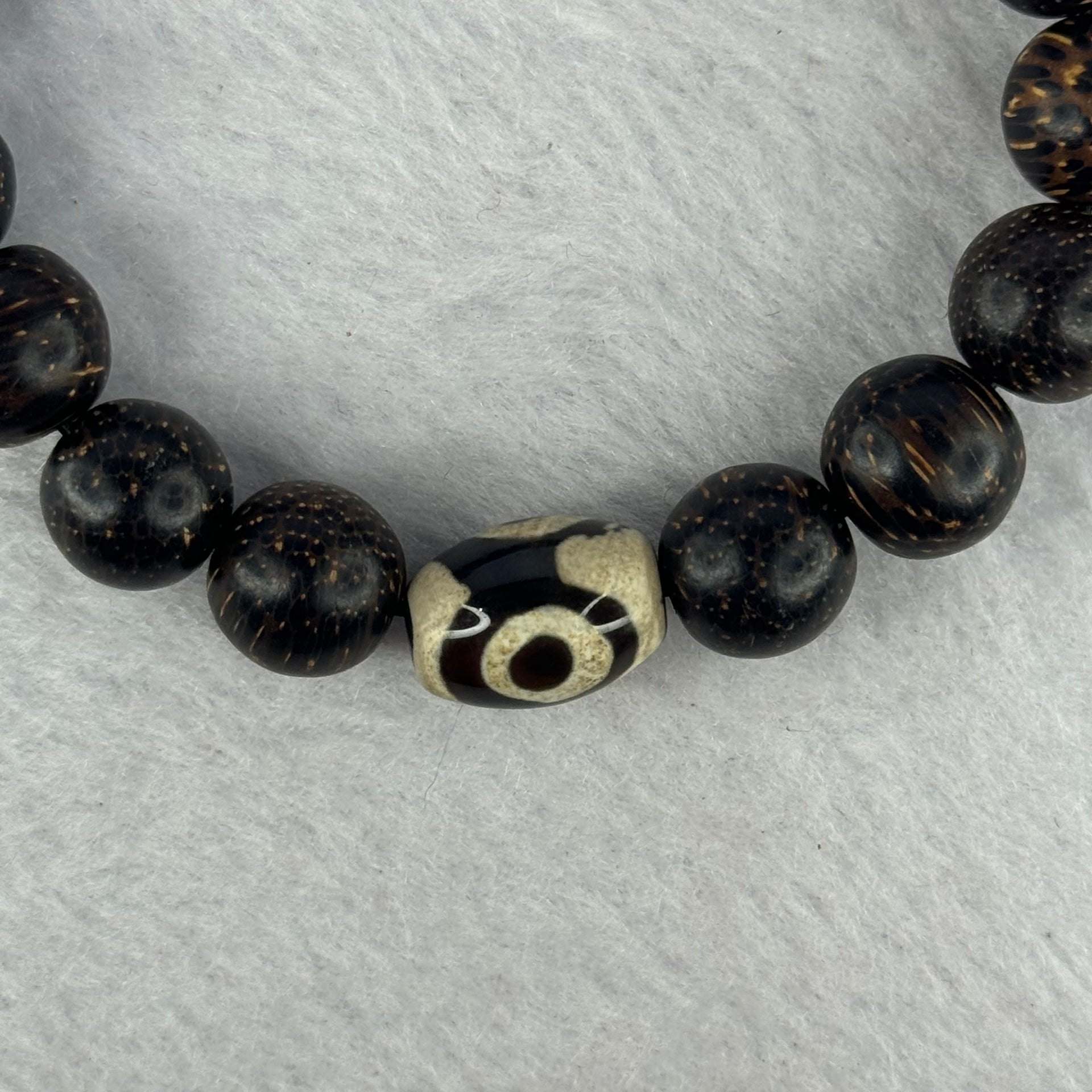 Natural Agarwood With 3 Eyes Dzi Bead Tian Zhu Beads Bracelet 天然沉香带三眼天珠手链 17.61g 16.5cm Dzi 14.1 by 10.6 and 13.9mm 1 Bead and 10.9mm 16 Beads - Huangs Jadeite and Jewelry Pte Ltd