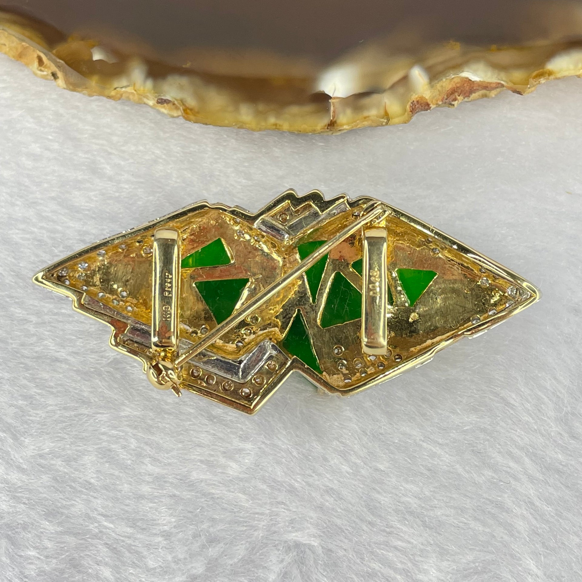 Very Very High Quality Highly Translucent Natural Emerald Green Jadeite (TYPE A) Brooch Approx. 6.5 by 5.50 by 2.82 to 7.97 by 8.30 by 4.63mm Total Weight 17.71g including Natural Diamonds and 18K Yellow Gold and PT900 Setting with NGI Cert No.82835782 - Huangs Jadeite and Jewelry Pte Ltd