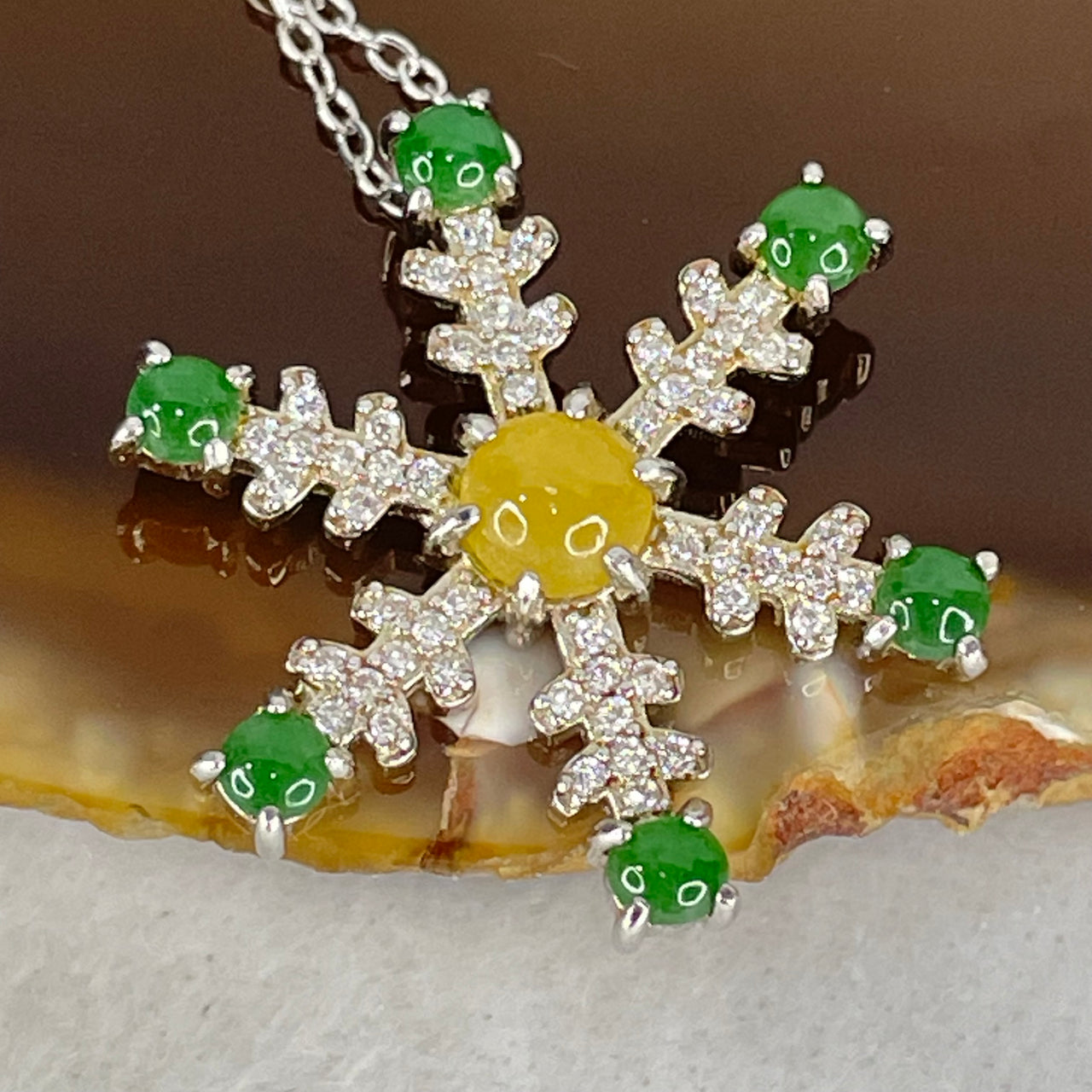 Type A Green and Yellow Jadeite Cabochon Snowflake Pendant in S925 Sliver Necklace 3.42g 2.5 by 1.2mm 6pcs, 4.5 by 2.0mm 1pc