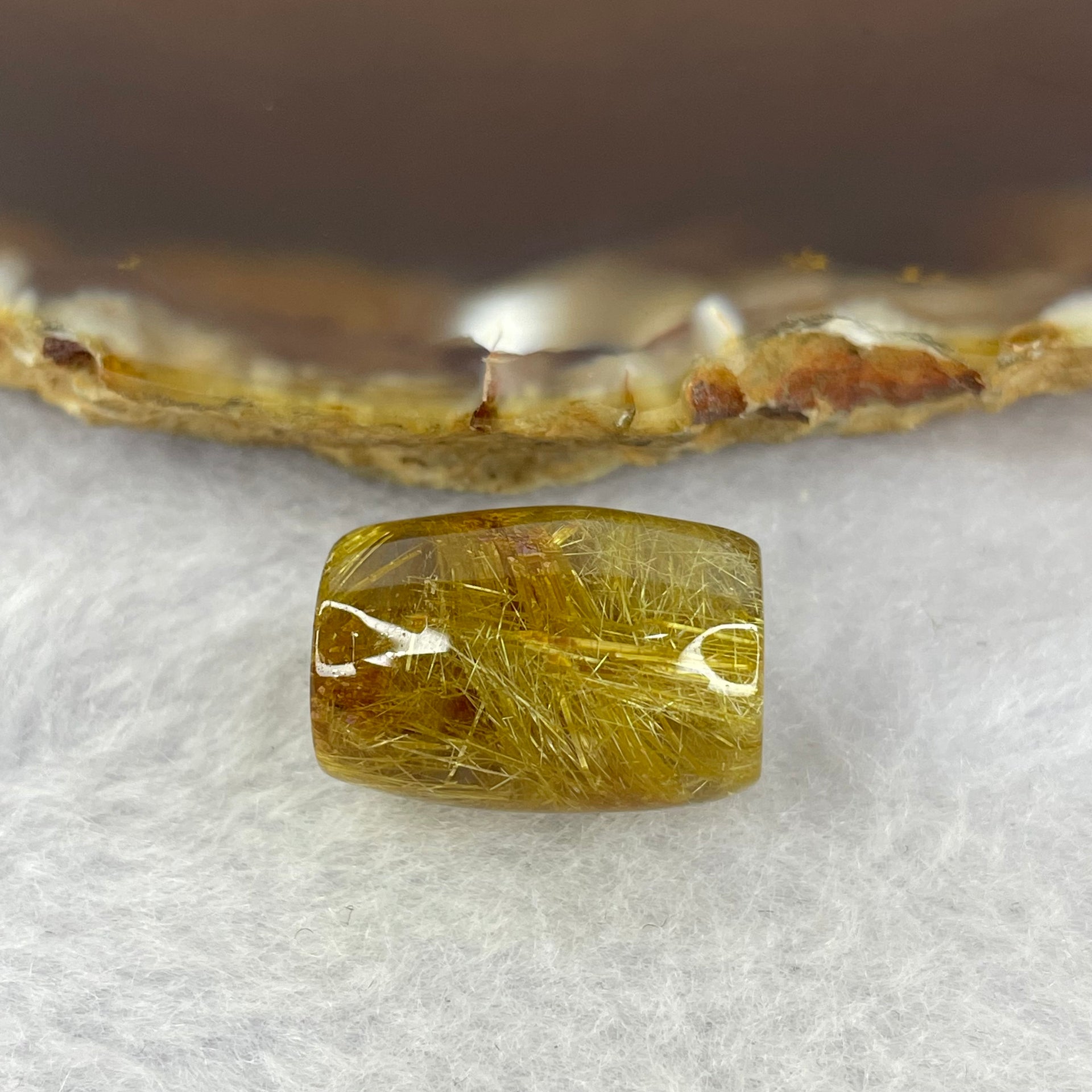 Good Grade Natural Golden Rutilated Quartz Crystal Lulu Tong Barrel 天然金顺发晶水晶露露通桶 
4.91g 17.9 by 12.5mm - Huangs Jadeite and Jewelry Pte Ltd