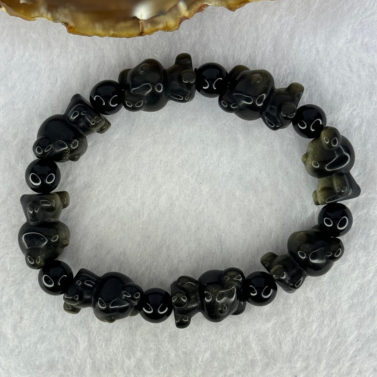 Obsidian Bear 17.8 by 13.0 by 11.8mm 8pcs and Beads 8.1mm 8pcs Bracelet 27.80g 15.5cm