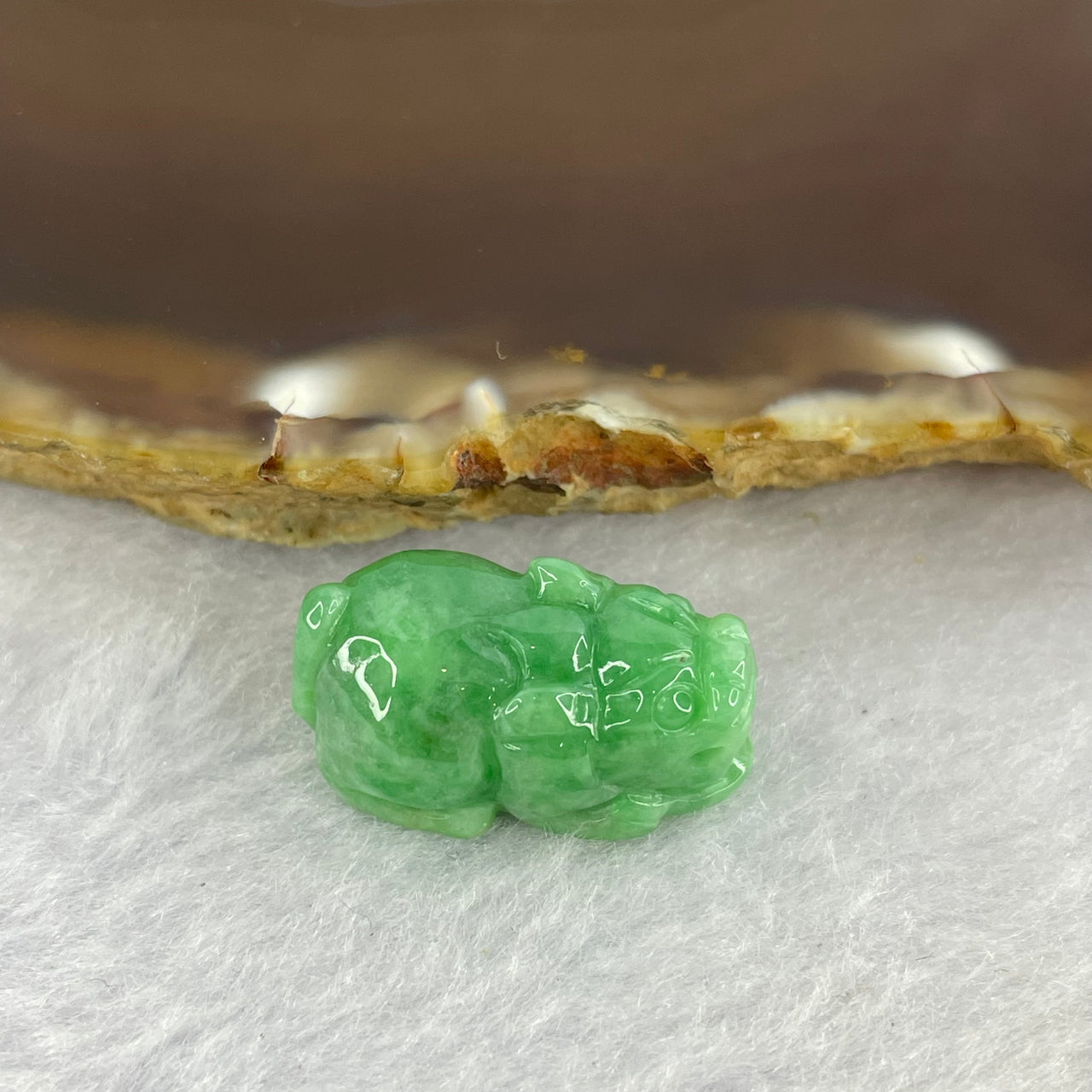 Type A Apple with Spicy Green Jadeite Pixiu Pendent A货苹果配辣绿翡翠貔貅吊坠 5.71g 22.3 by 13.0 by 9.6 mm - Huangs Jadeite and Jewelry Pte Ltd