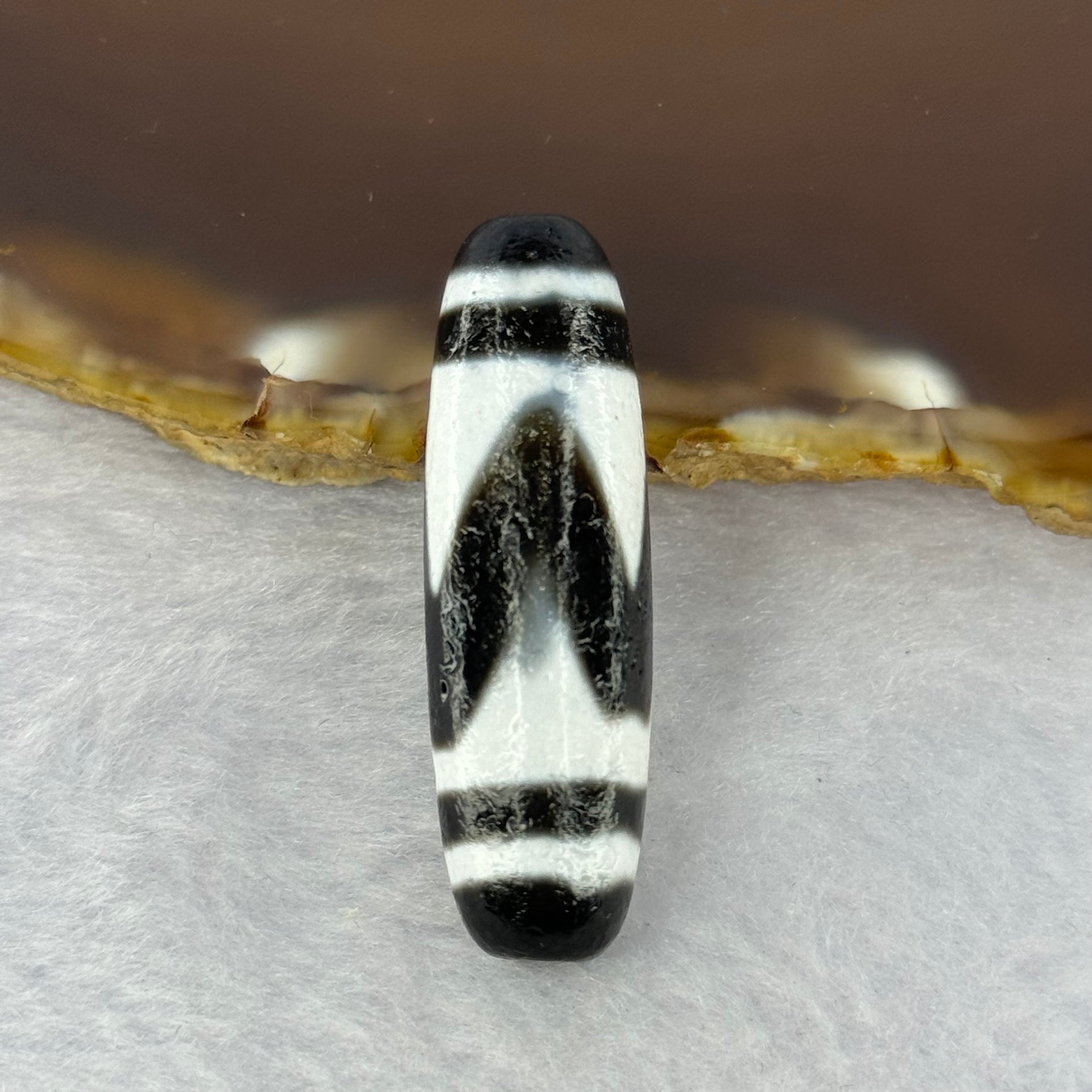 Natural Powerful Tibetan Old Oily Agate Tiger Tooth Daluo Dzi Bead Heavenly Master (Tian Zhu) 虎呀天诛 7.22g 37.7 by 11.6mm - Huangs Jadeite and Jewelry Pte Ltd