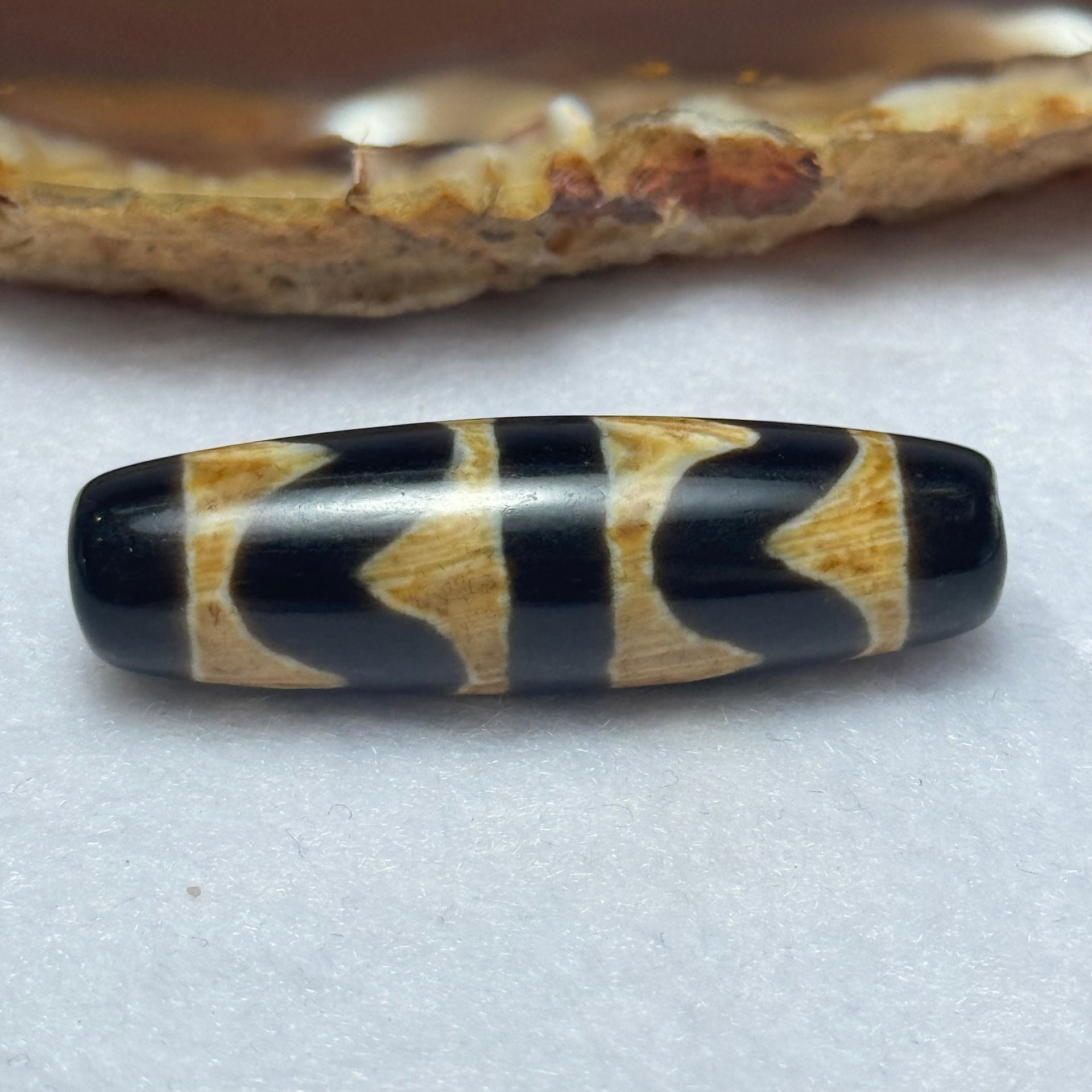 Natural Powerful Tibetan Old Oily Agate  Double Tiger Tooth Daluo Dzi Bead Heavenly Master (Tian Zhu) 虎呀天诛 7.93g 39.1 by 11.7mm - Huangs Jadeite and Jewelry Pte Ltd