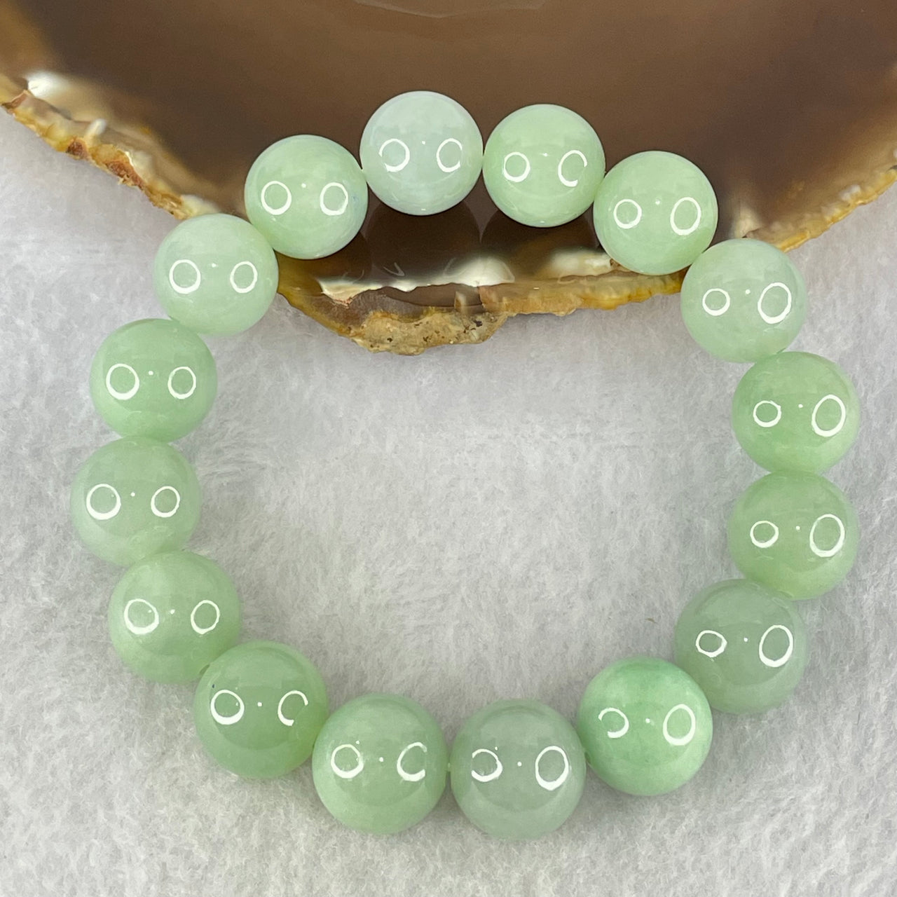 Type A Green Jadeite Beads Bracelet 68.87g 19cm 13.7mm 16 Beads