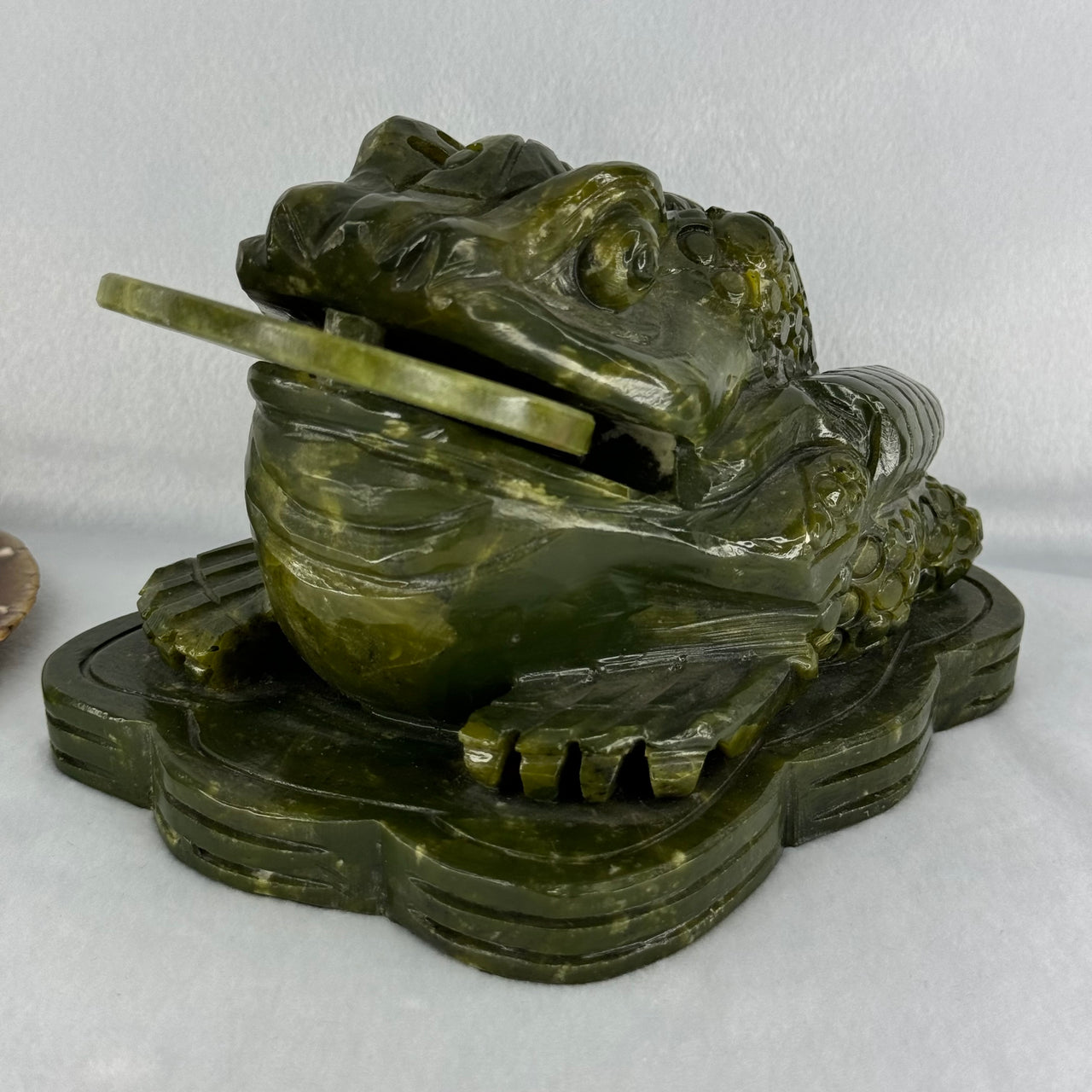 Natural Green Serpentine 3 Legged Toad with Ancient Coin Display 3,126.9g 200.0 by 140.0 by 120.0mm