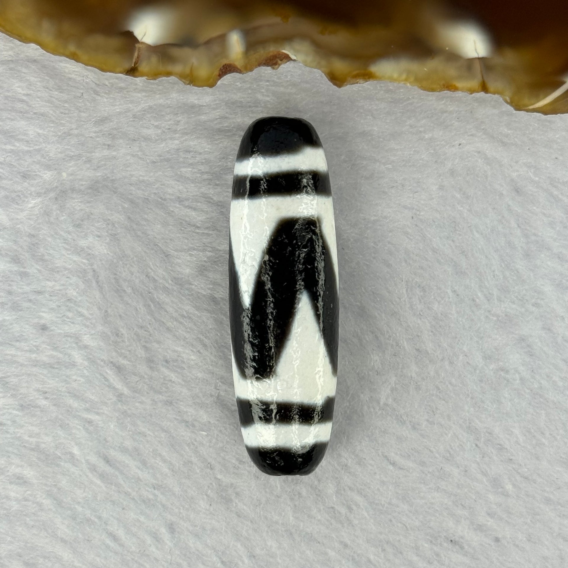 Natural Powerful Tibetan Old Oily Agate Tiger Tooth Daluo Dzi Bead Heavenly Master (Tian Zhu) 虎呀天诛 7.40g 3.79 by 11.2mm - Huangs Jadeite and Jewelry Pte Ltd