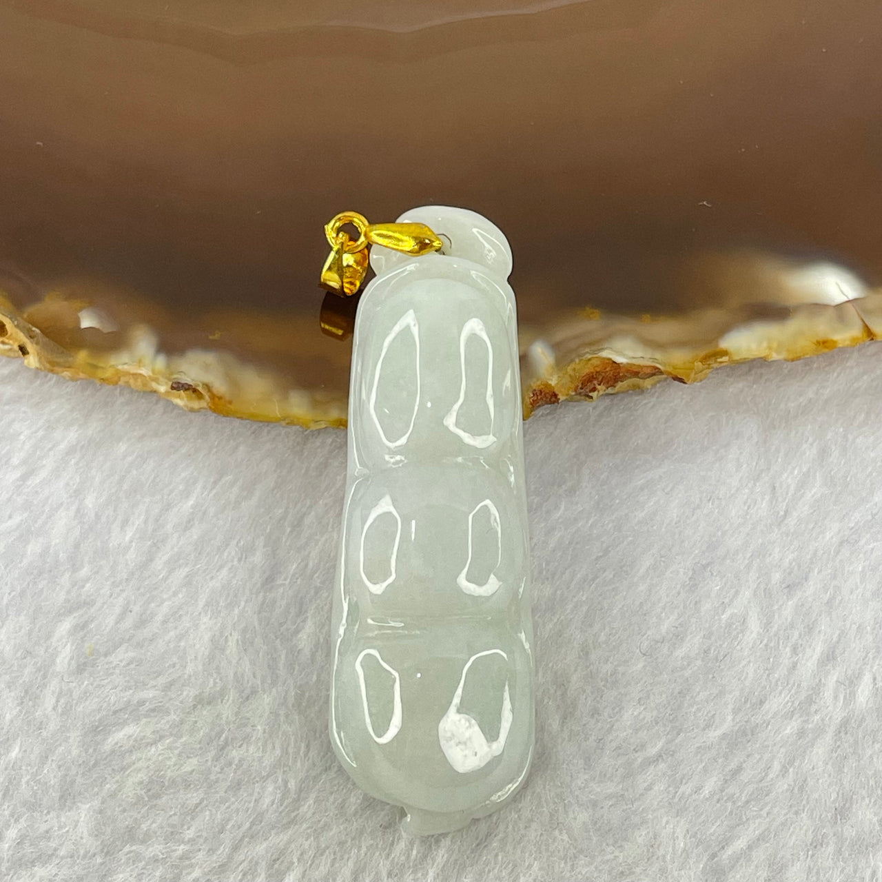 Type A Light Green Lavender Jadeite Pea Pod 47.3 by 15.5 by 8.6mm S925 Silver Gold Color Pendent 11.89g