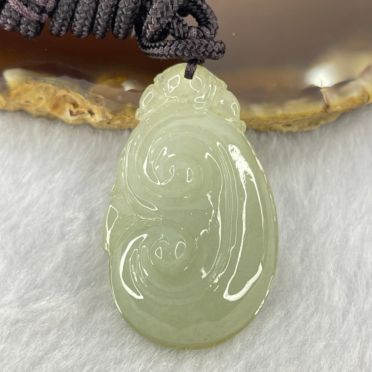 Type A  Green Jadeite Ruyi Pendent 12.13g 35.3 by 22.6 by 8.0mm