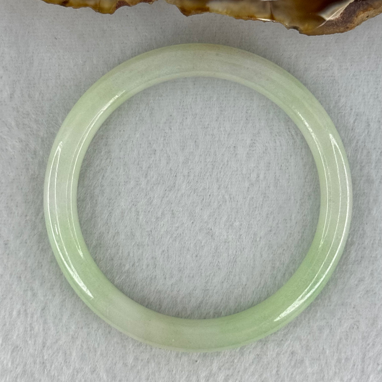 Baby Kids Type A Light Green Jadeite Bangle Internal Diameter 44.0mm 14.76g 60 by 6.0mm (Slight Internal Line)