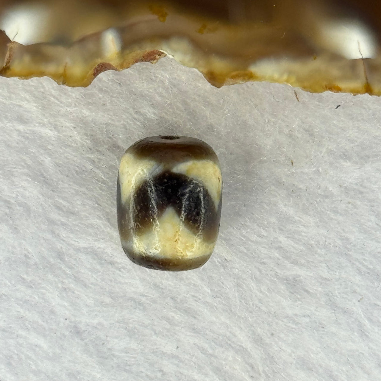 Natural Powerful Tibetan Old Oily Agate Tiger Tooth Daluo Dzi Bead Heavenly Master (Tian Zhu) 虎呀天诛 2.53g 13.2 by 10.7mm - Huangs Jadeite and Jewelry Pte Ltd