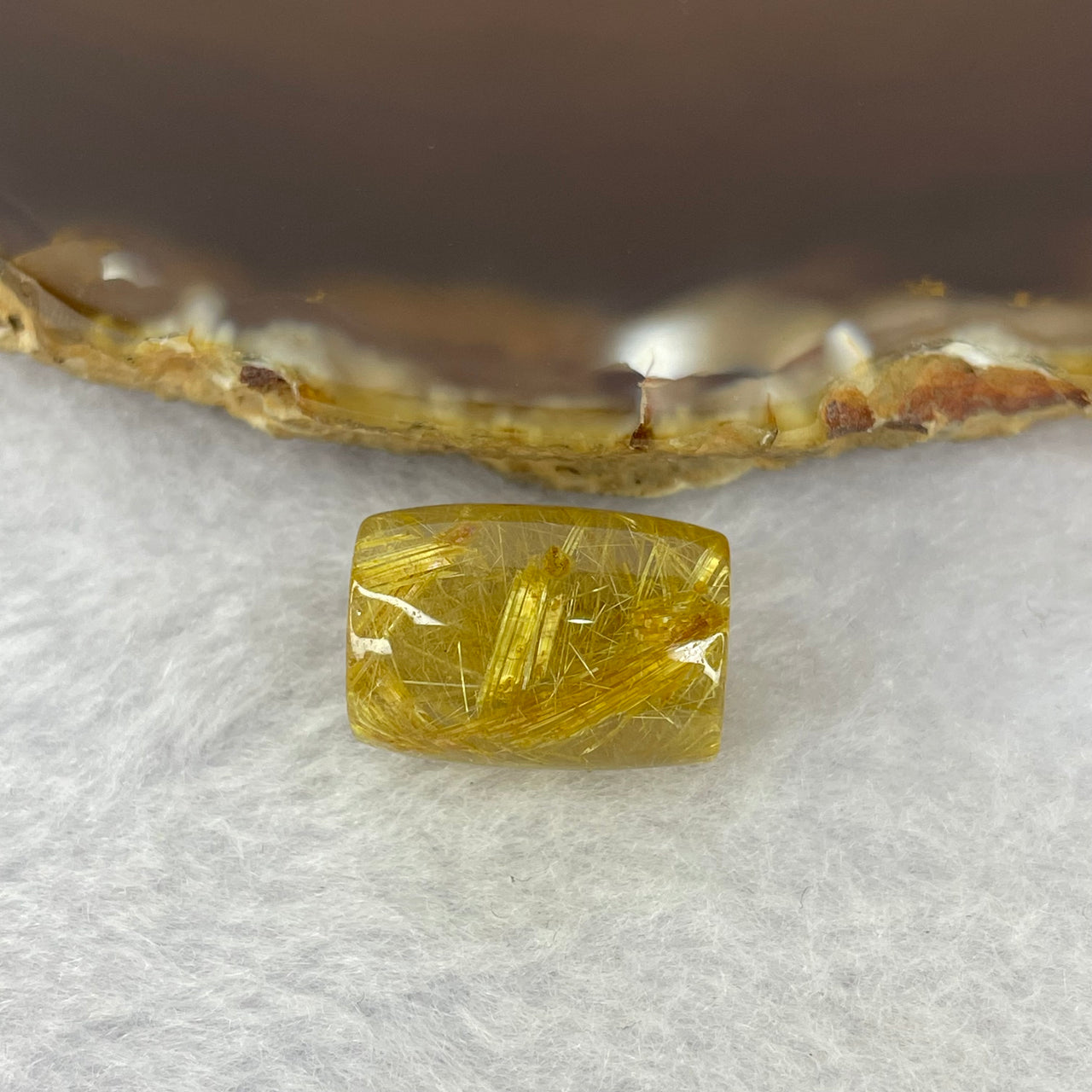 Good Grade Natural Golden Rutilated Quartz Crystal Lulu Tong Barrel 天然金顺发晶水晶露露通桶 
4.68g 16.9 by 12.2mm - Huangs Jadeite and Jewelry Pte Ltd