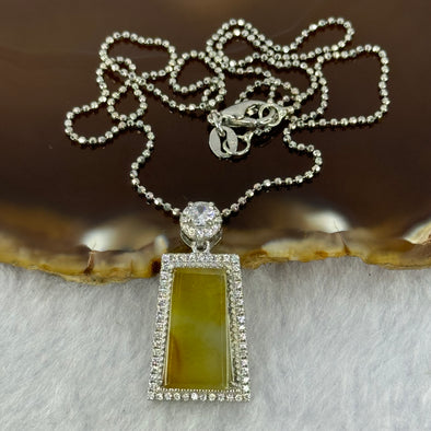 Type A Icy Yellow Jadeite Wu Shi Pai 16.4 by 9.7 by 3.5mm S925 Sliver Necklace 3.90g