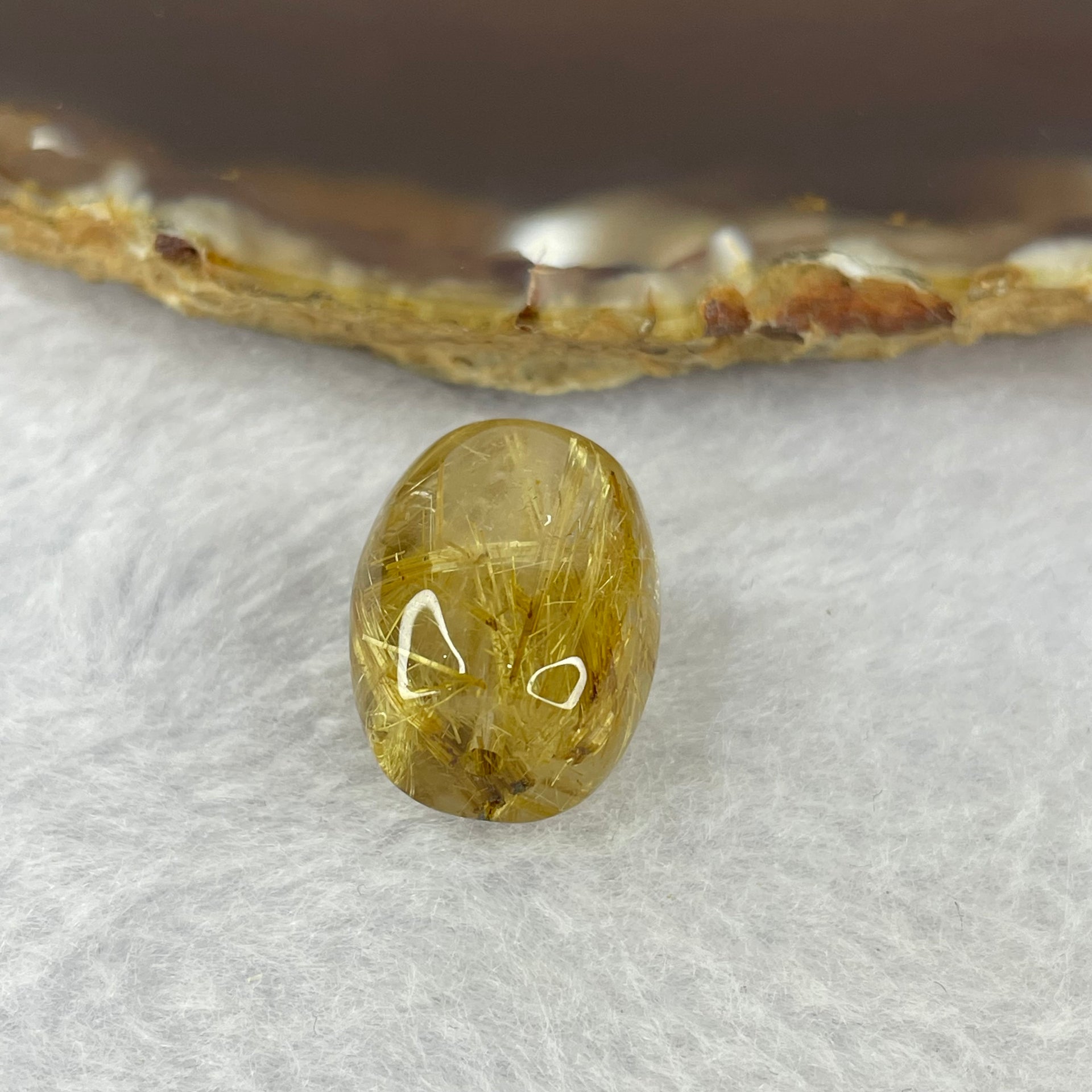 Good Grade Natural Golden Rutilated Quartz Crystal Lulu Tong Barrel 天然金顺发晶水晶露露通桶 
5.86g 16.4 by 13.7mm - Huangs Jadeite and Jewelry Pte Ltd