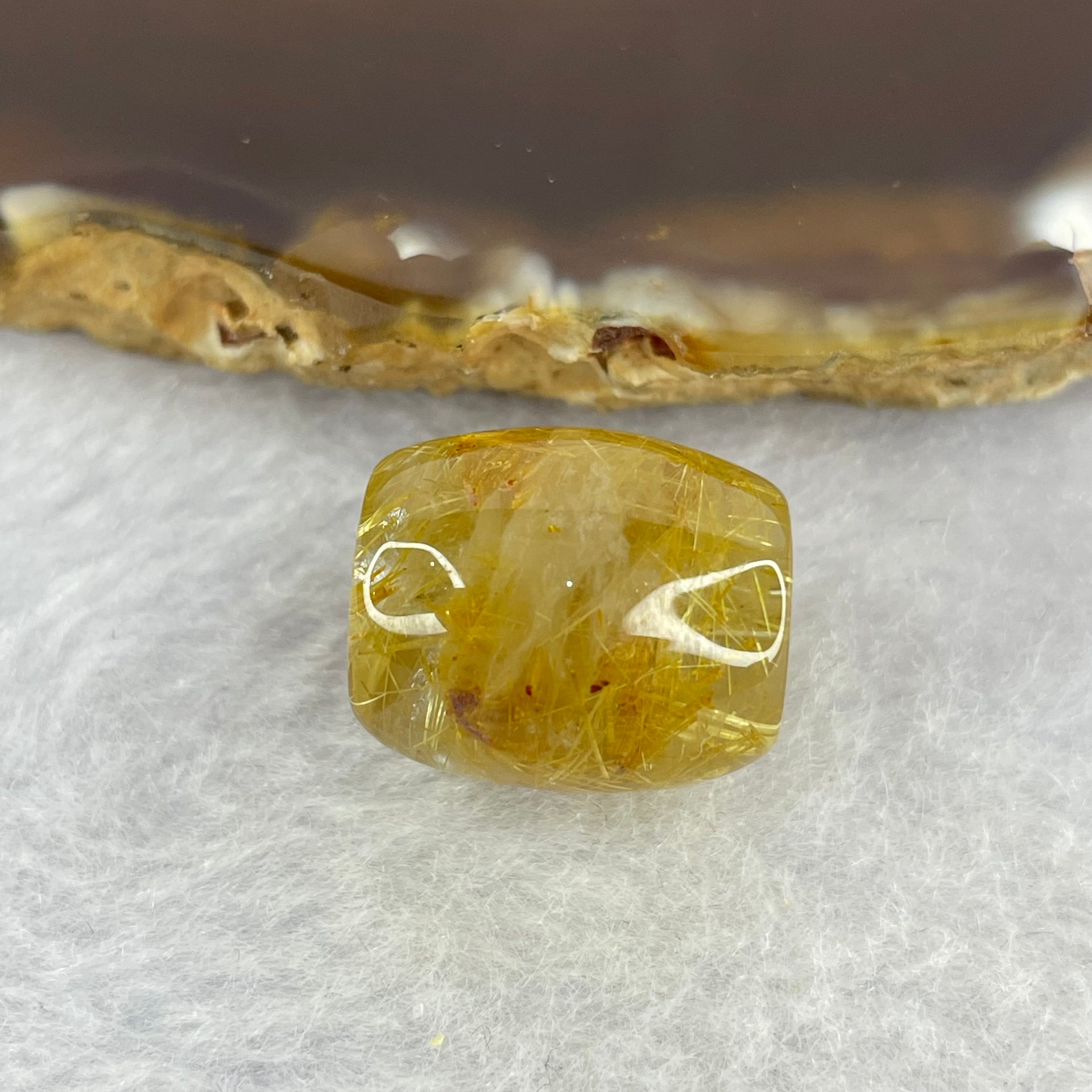 Good Grade Natural Golden Rutilated Quartz Crystal Lulu Tong Barrel 天然金顺发晶水晶露露通桶 
5.59g 16.0 by 13.7mm - Huangs Jadeite and Jewelry Pte Ltd