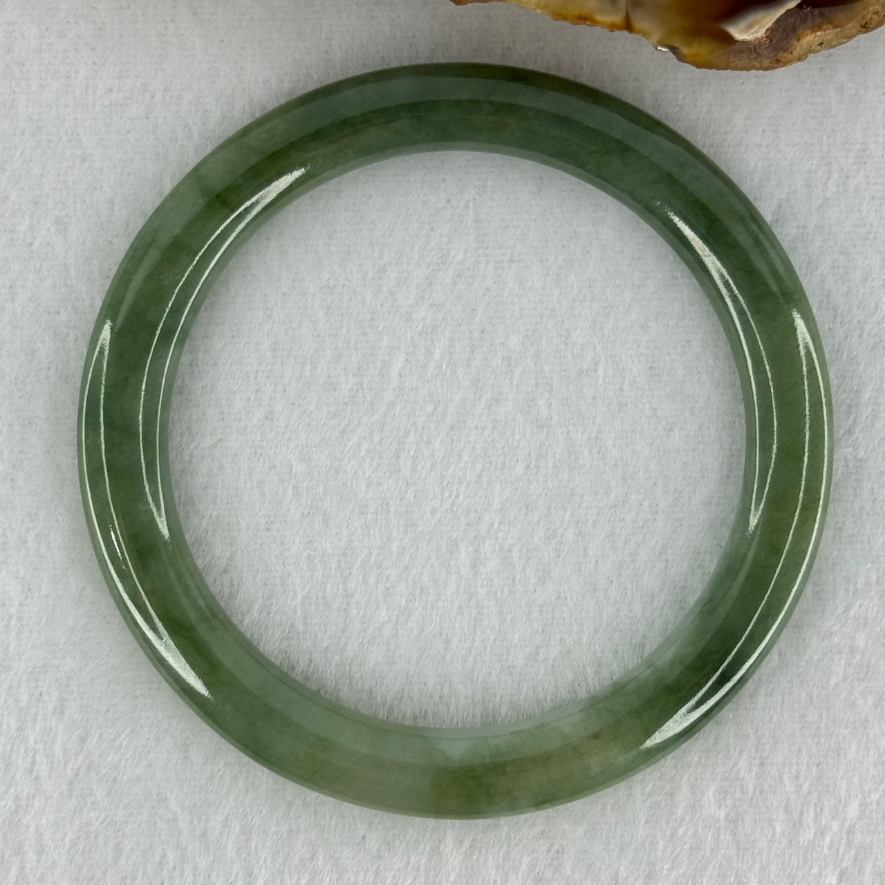 Type A Green Jadeite Bangle Internal Diameter 51.3mm 22.97g 5.8 by 8.8mm (Slight Internal Lines)