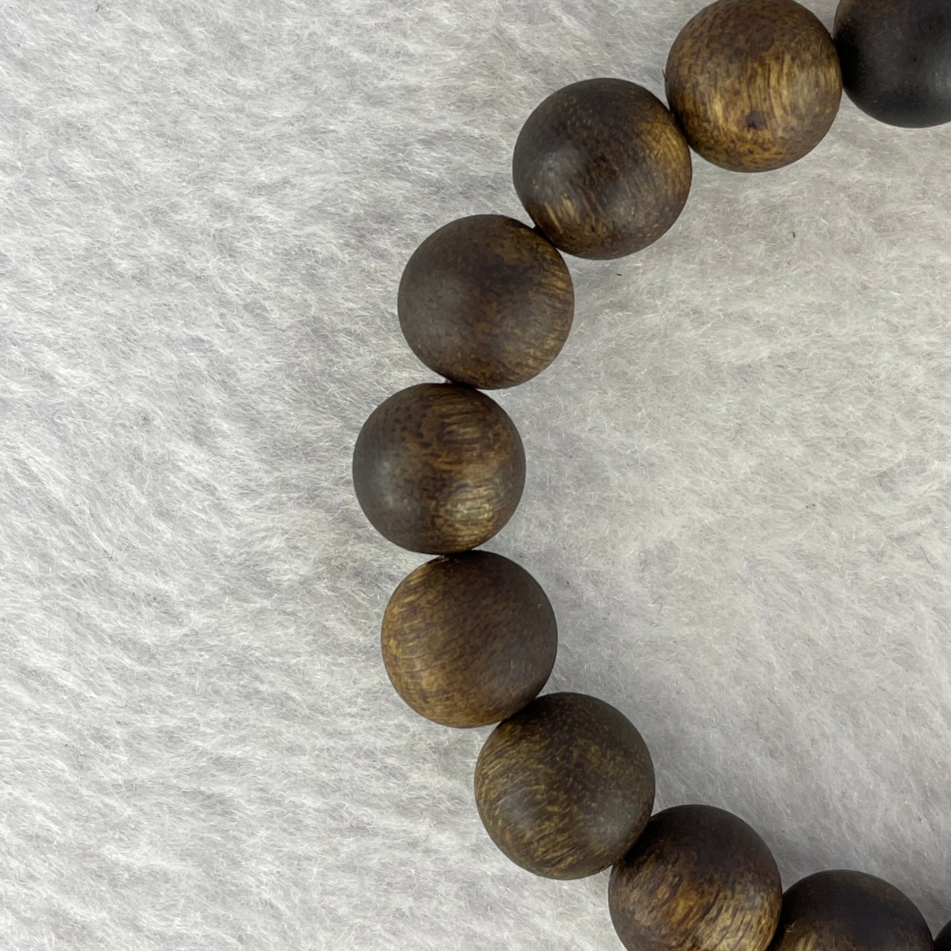 Natural Hainan Wild Old Agarwood Bracelet (Floating) 天然海南野生老树沉香手链 9.52g 17.5cm 10.8mm 19 Beads - Huangs Jadeite and Jewelry Pte Ltd